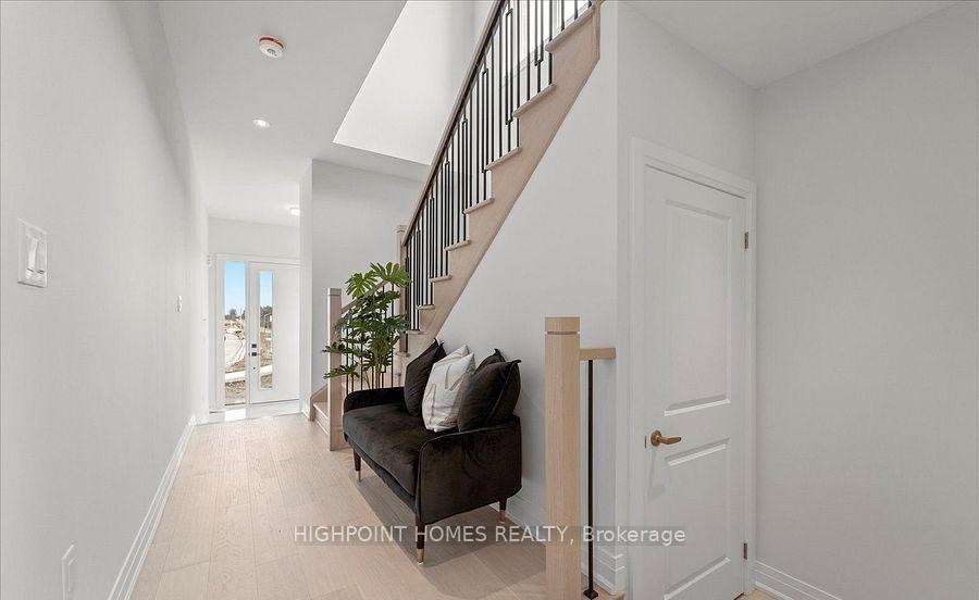 Photo 9 of 77 Schmeltzer Crescent, Richmond Hill, Rural Richmond Hill — HOMEH