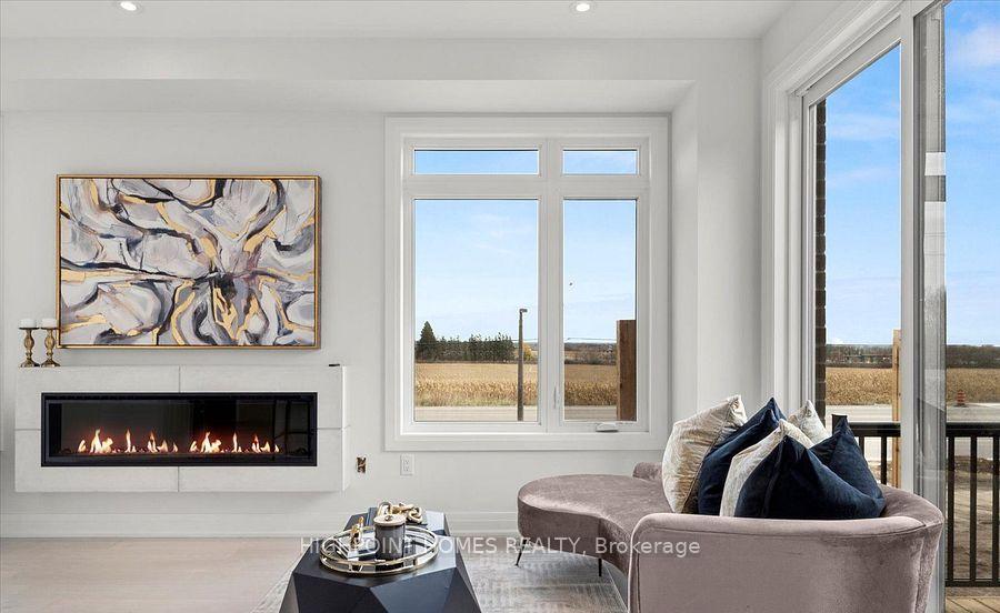 Photo 10 of 77 Schmeltzer Crescent, Richmond Hill, Rural Richmond Hill — HOMEH