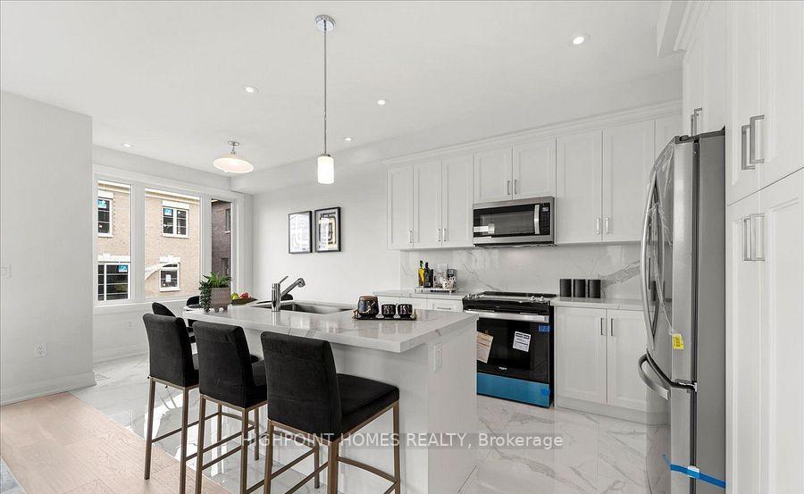 Photo 13 of 77 Schmeltzer Crescent, Richmond Hill, Rural Richmond Hill — HOMEH