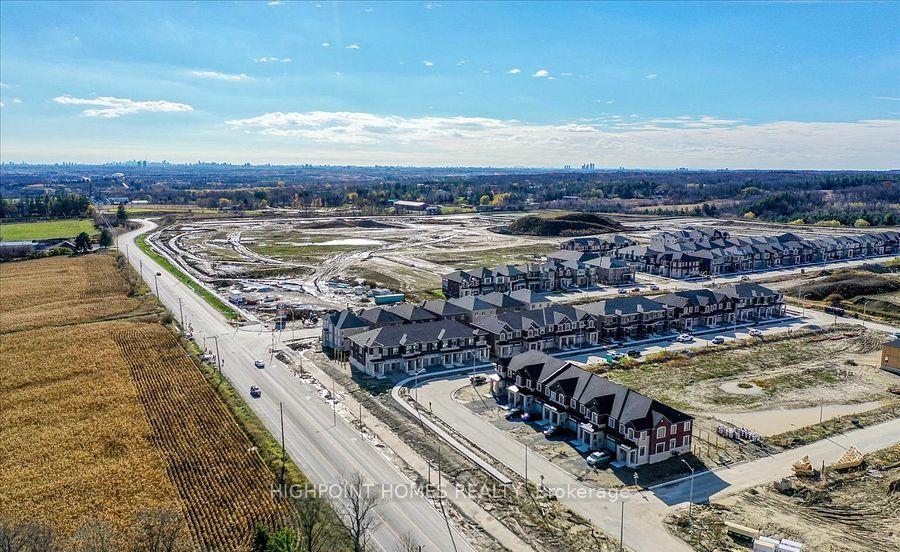 Photo 39 of 77 Schmeltzer Crescent, Richmond Hill, Rural Richmond Hill — HOMEH