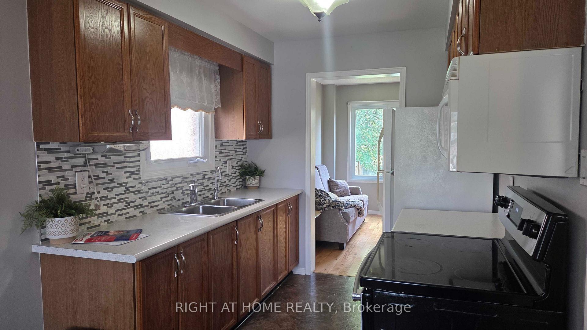 Photo 6 of 129 Heydon Avenue, New Tecumseth, Alliston — HOMEH
