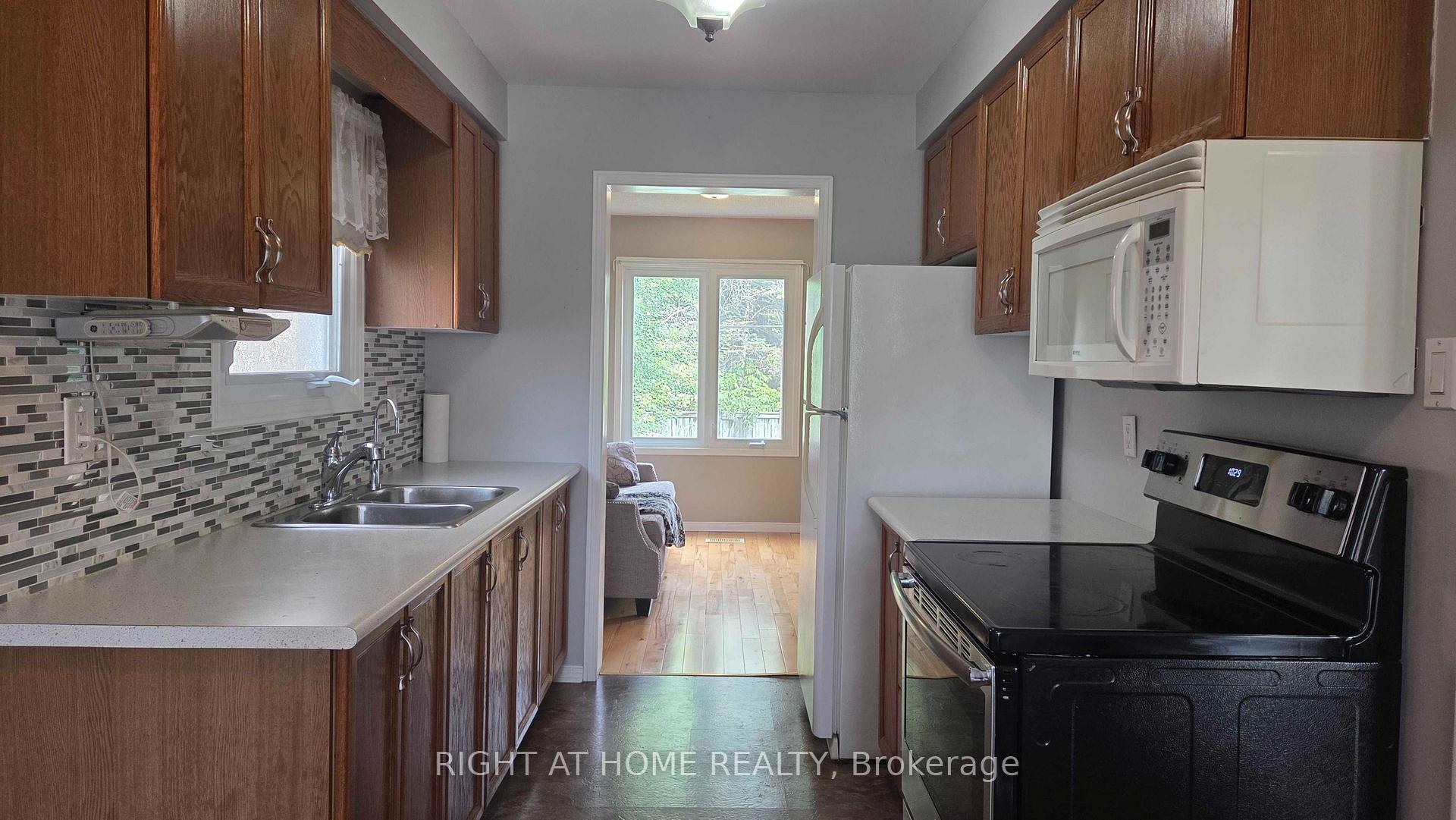 Photo 7 of 129 Heydon Avenue, New Tecumseth, Alliston — HOMEH
