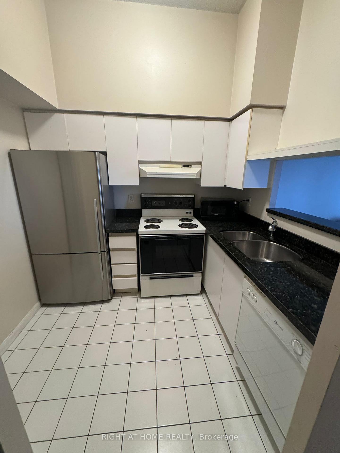Photo 6 of Unit 2407, 24 Wellesley Street W, Toronto, Bay Street Corridor — HOMEH