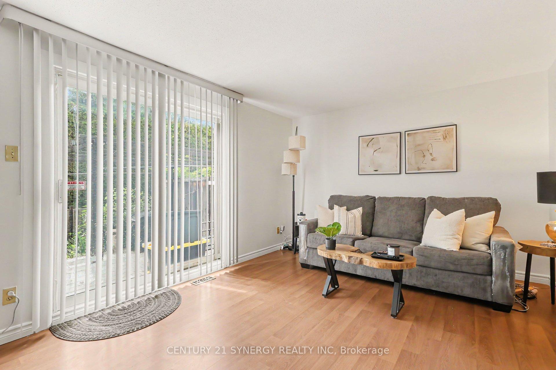 Photo 6 of Unit C, 1718 Lamoureux Drive, Ottawa, Queenswood Heights South — HOMEH