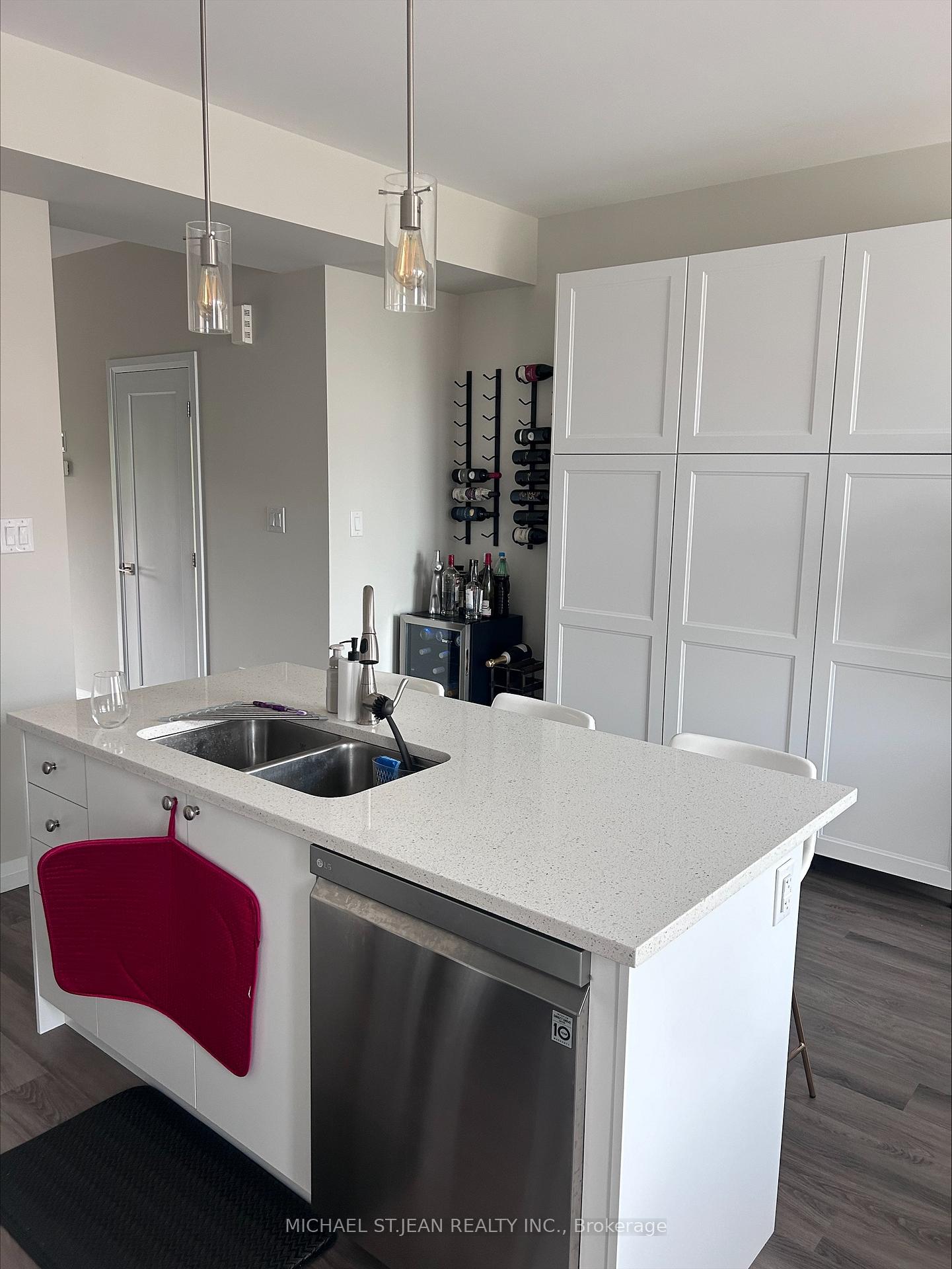 Photo 3 of Unit 20, 270 Melvin Avenue, Hamilton, McQuesten — HOMEH