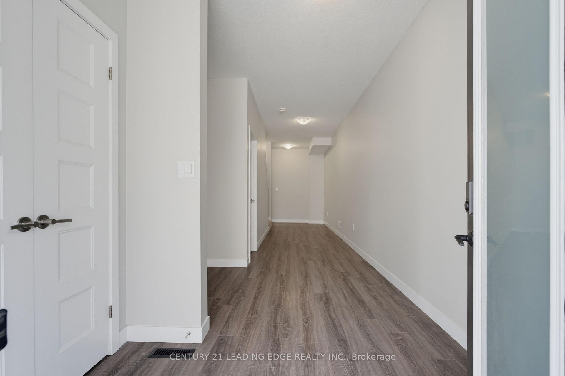 Photo 4 of 915 Georgetown Drive, London, North M — HOMEH