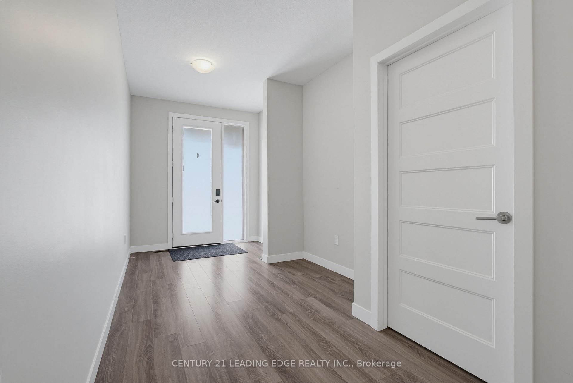 Photo 5 of 915 Georgetown Drive, London, North M — HOMEH