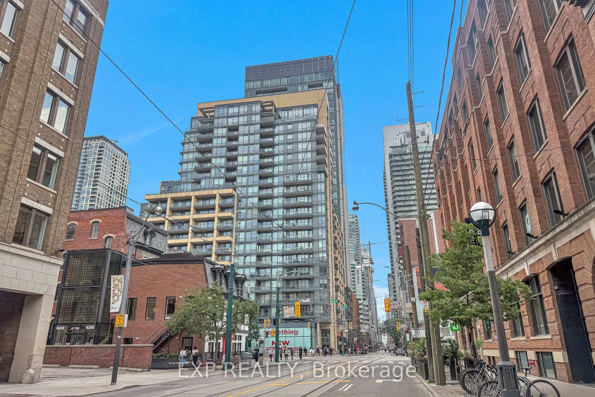 Photo 2 of Unit 912, 438 King Street W, Toronto, Waterfront Communities — HOMEH