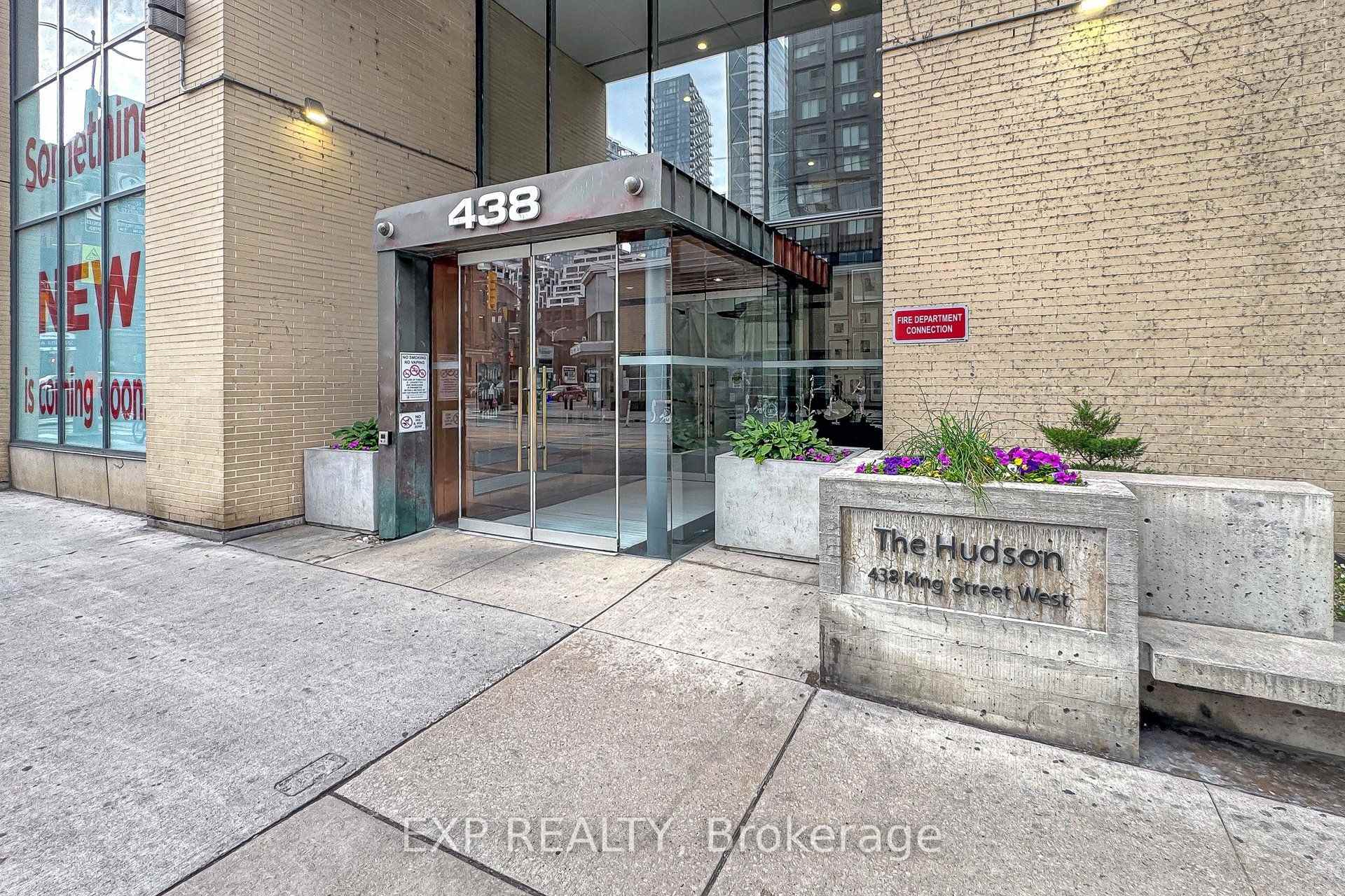 Photo 4 of Unit 912, 438 King Street W, Toronto, Waterfront Communities — HOMEH