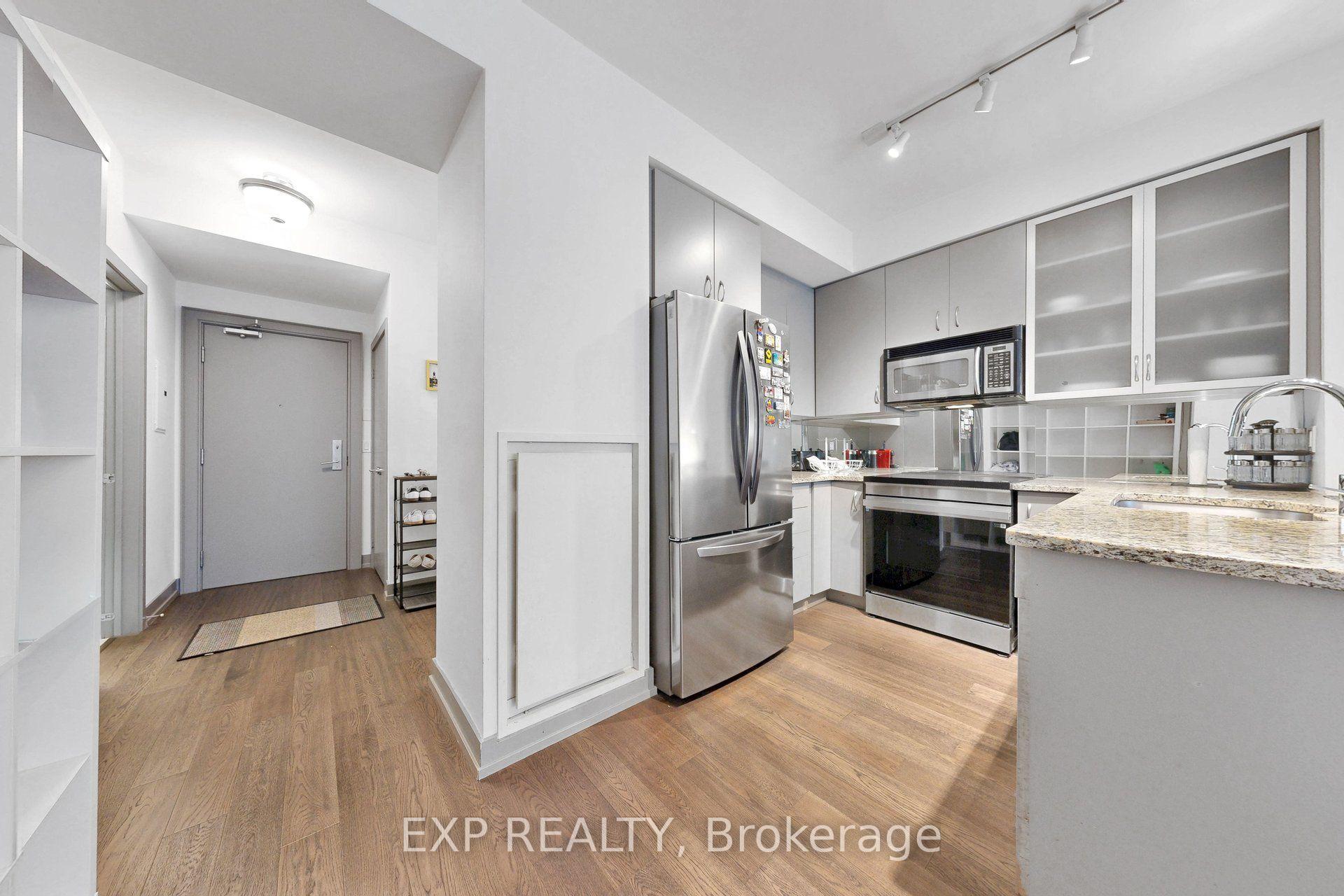Photo 12 of Unit 912, 438 King Street W, Toronto, Waterfront Communities — HOMEH