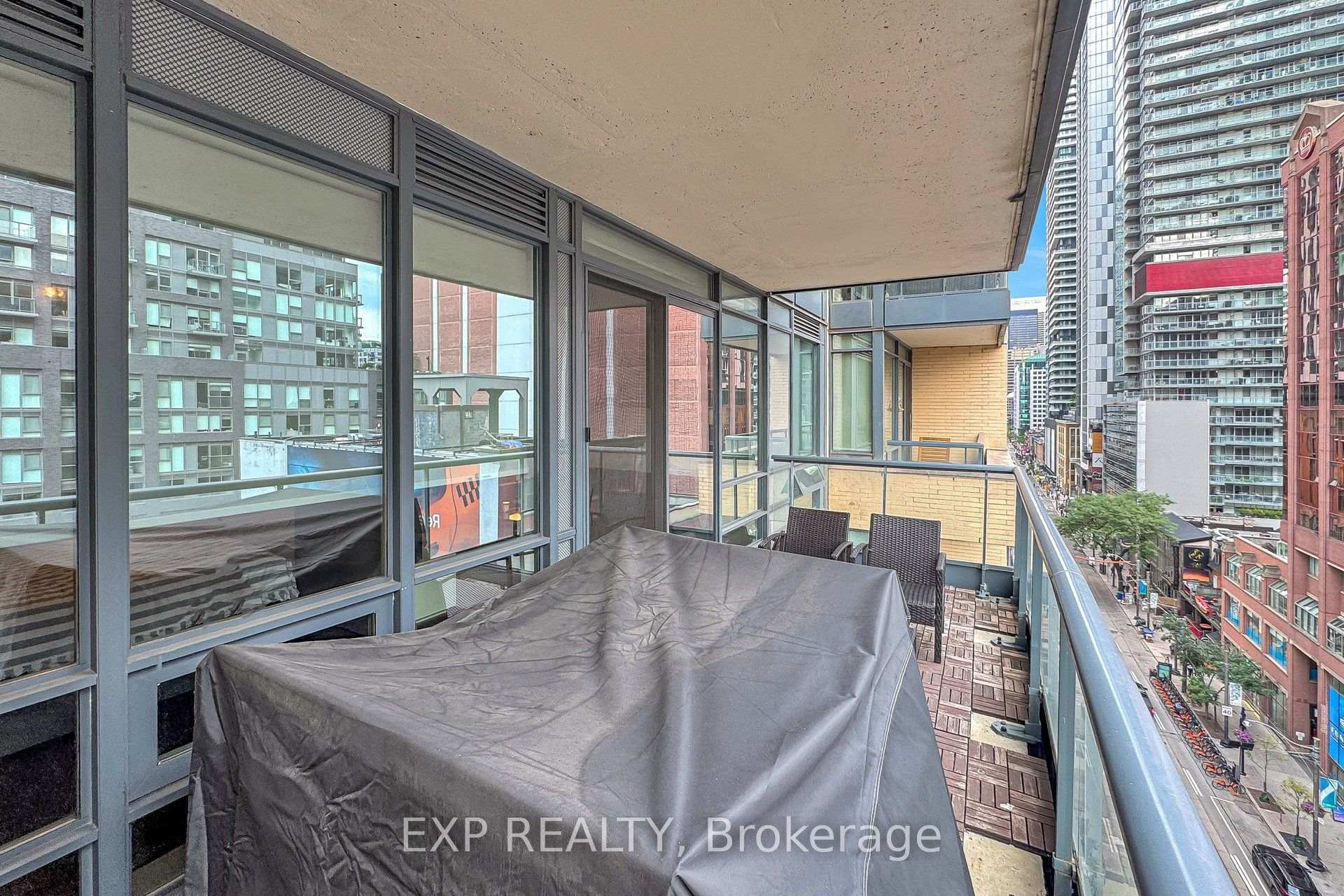 Photo 33 of Unit 912, 438 King Street W, Toronto, Waterfront Communities — HOMEH