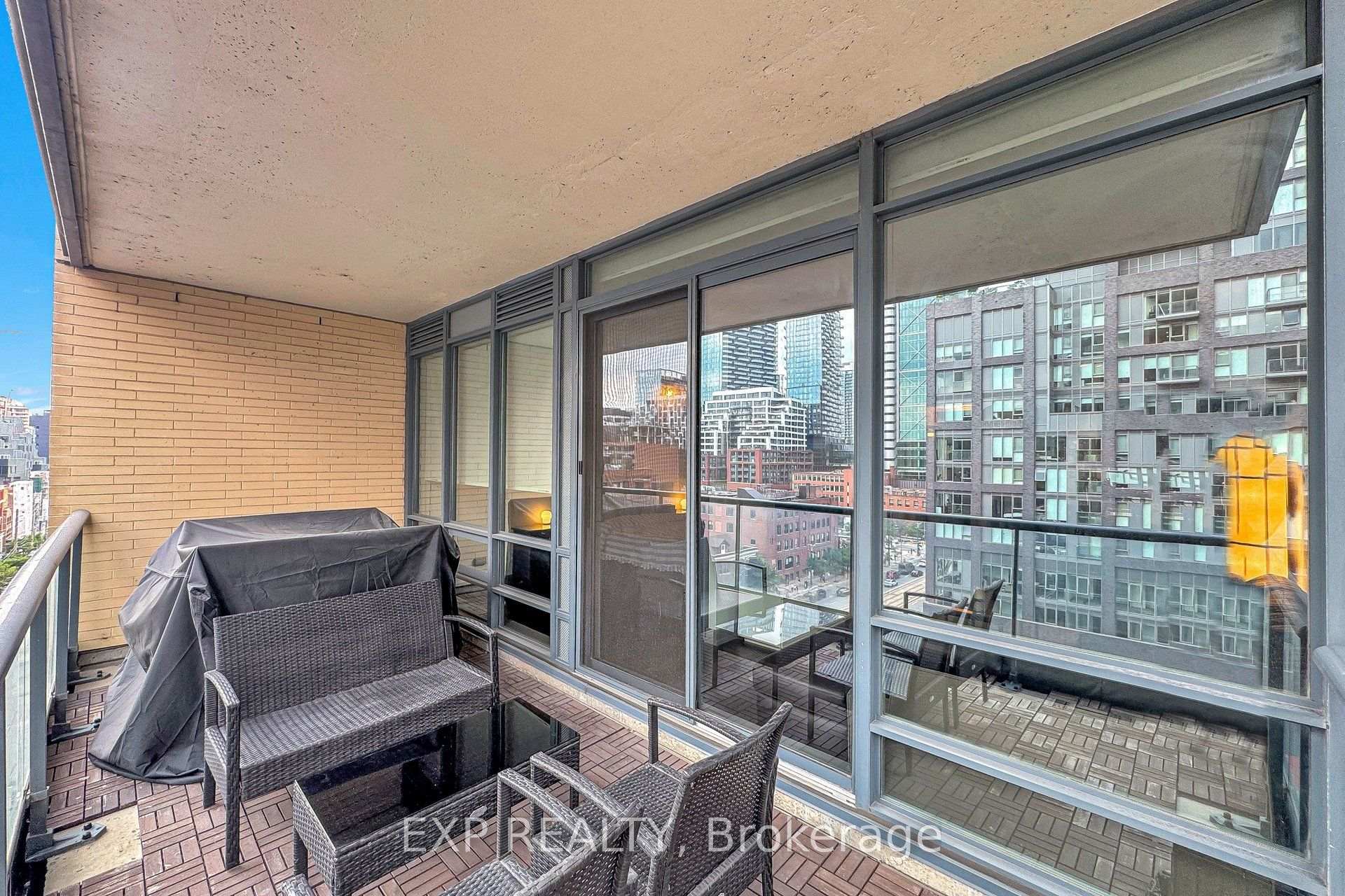 Photo 35 of Unit 912, 438 King Street W, Toronto, Waterfront Communities — HOMEH