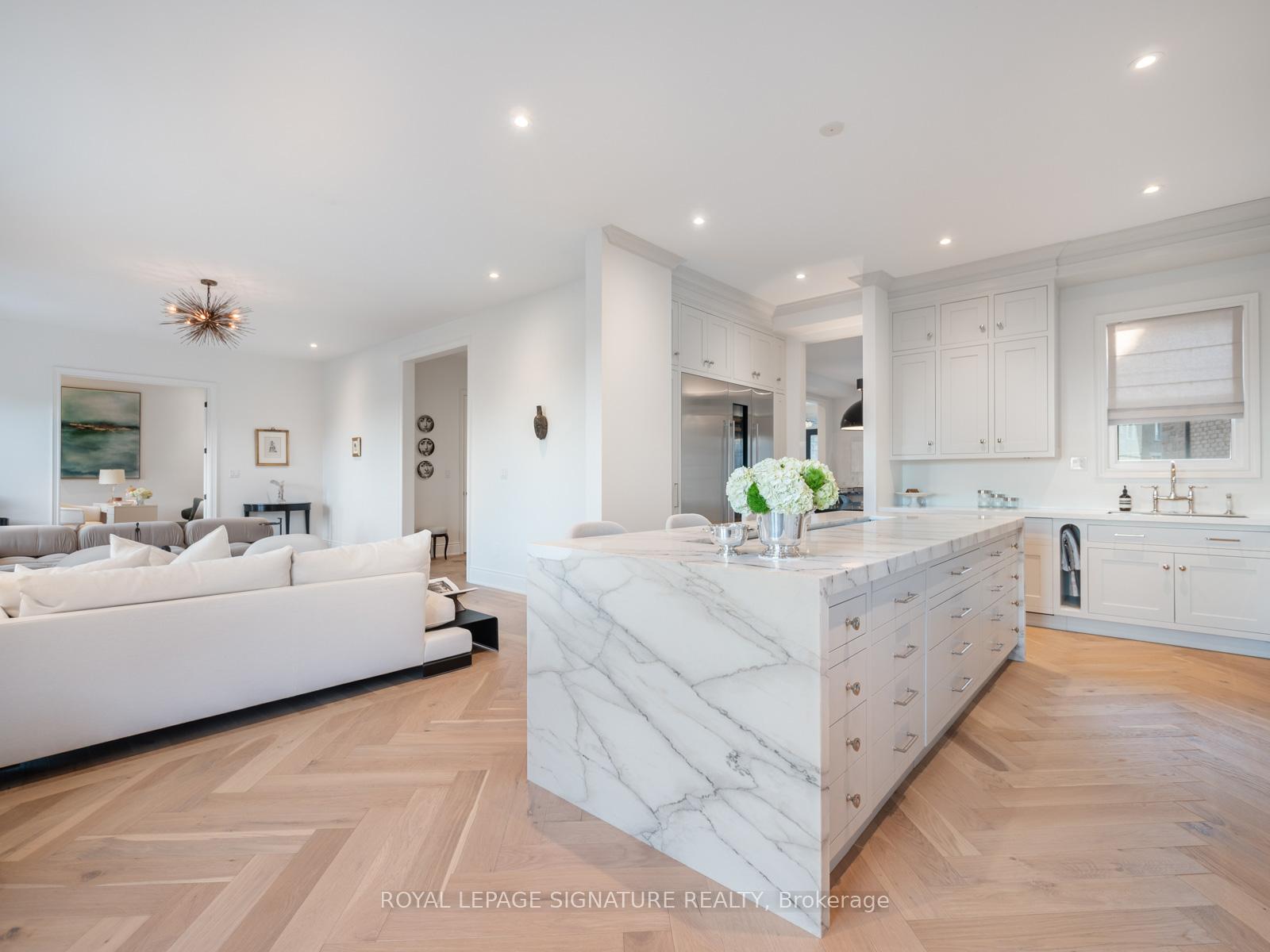 Photo 15 of 1335 Britton Crescent, Milton, Ford — HOMEH