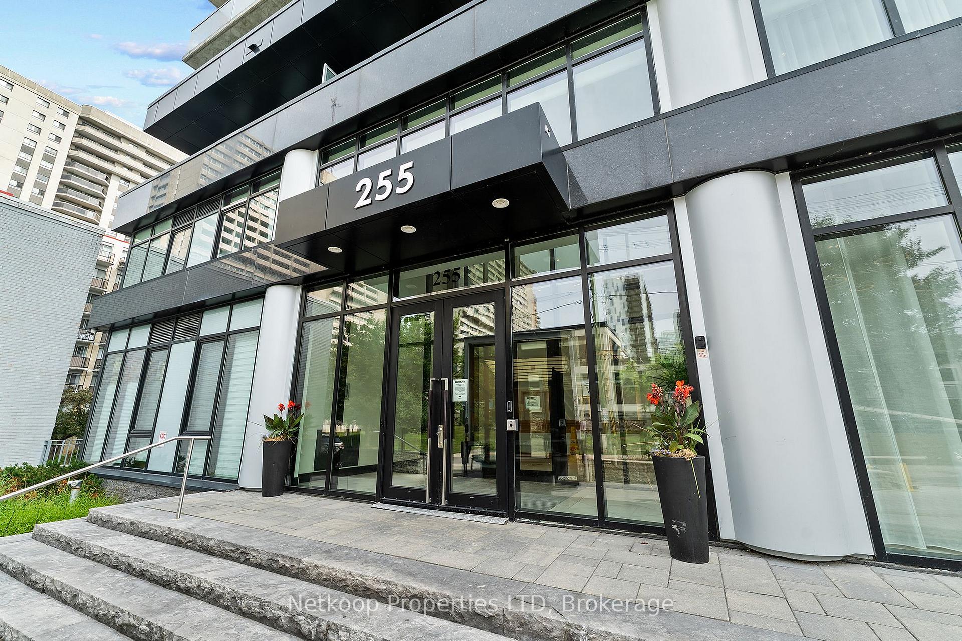 Photo 1 of Unit 44, 255 Bay Street, Ottawa, Ottawa Centre — HOMEH