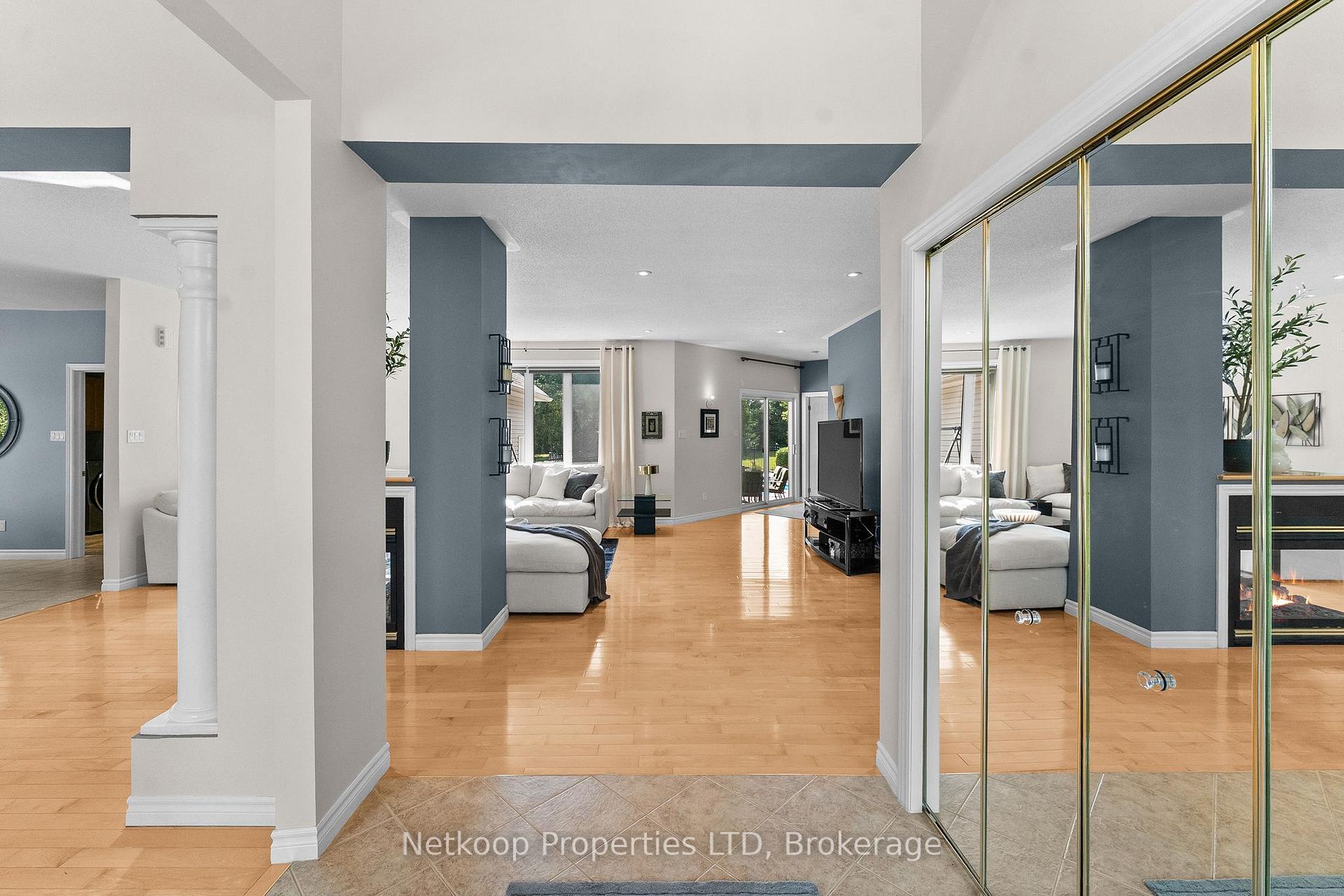 Photo 5 of 4755 Whispering Willow Drive, Ottawa, Sarsfield/Bearbrook — HOMEH