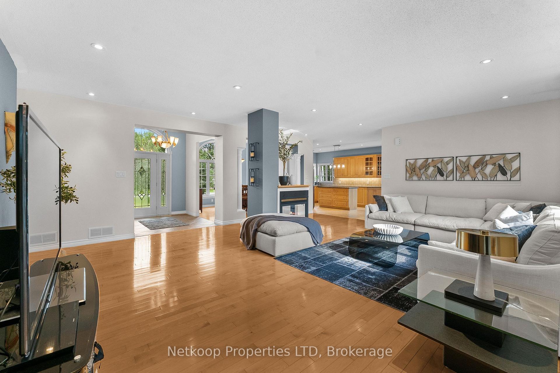 Photo 8 of 4755 Whispering Willow Drive, Ottawa, Sarsfield/Bearbrook — HOMEH