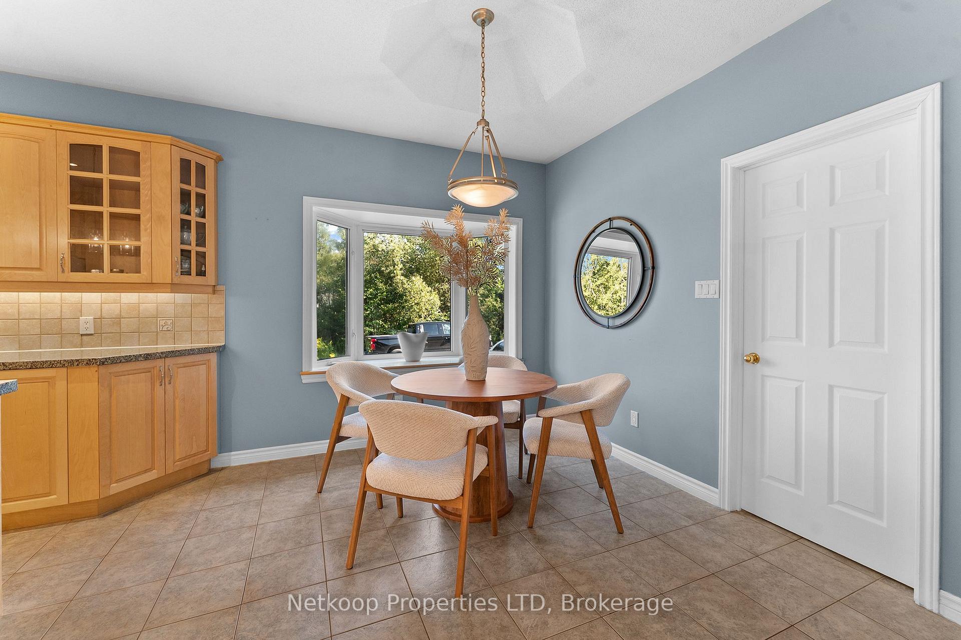 Photo 13 of 4755 Whispering Willow Drive, Ottawa, Sarsfield/Bearbrook — HOMEH