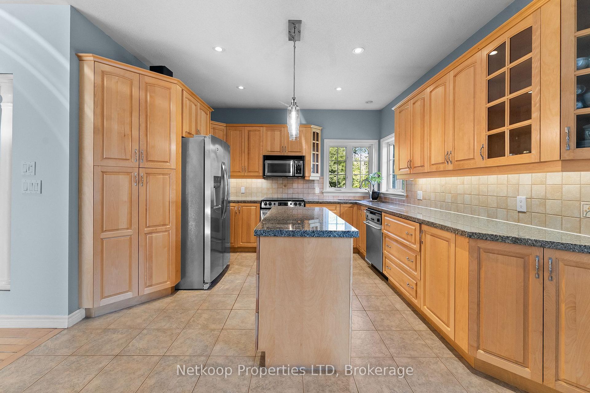 Photo 14 of 4755 Whispering Willow Drive, Ottawa, Sarsfield/Bearbrook — HOMEH