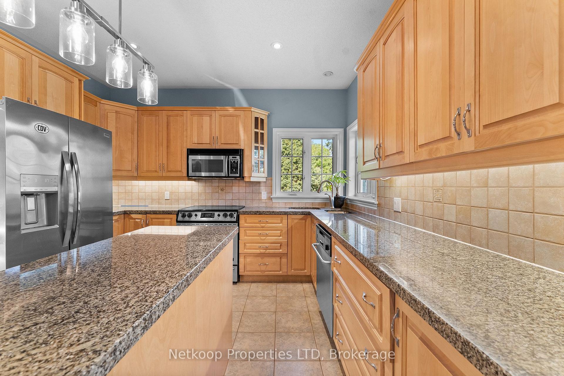 Photo 15 of 4755 Whispering Willow Drive, Ottawa, Sarsfield/Bearbrook — HOMEH