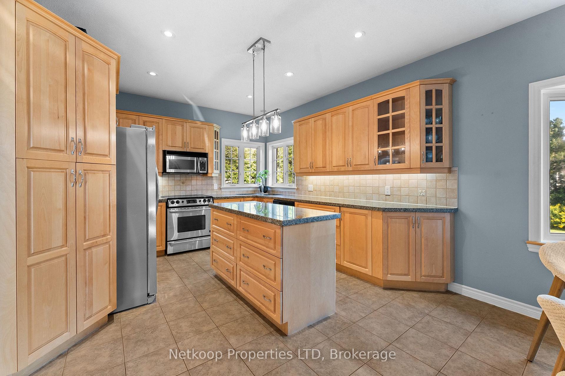 Photo 16 of 4755 Whispering Willow Drive, Ottawa, Sarsfield/Bearbrook — HOMEH