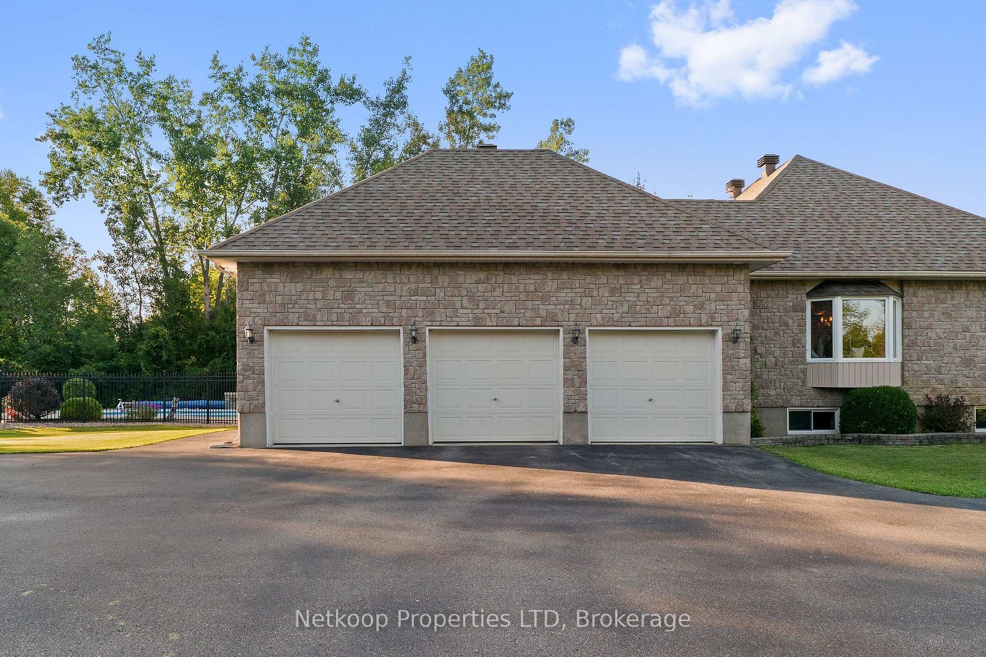 Photo 30 of 4755 Whispering Willow Drive, Ottawa, Sarsfield/Bearbrook — HOMEH