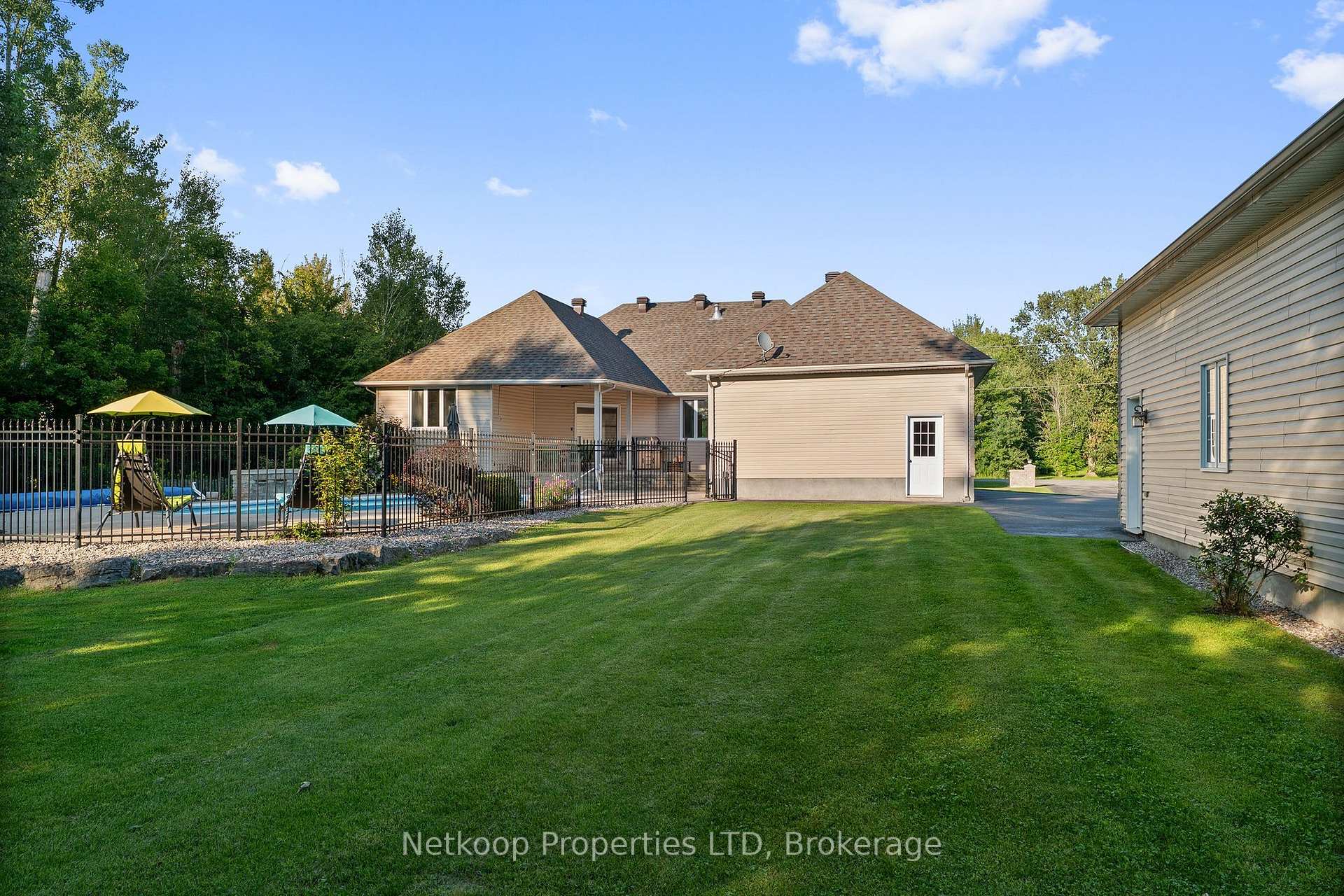 Photo 42 of 4755 Whispering Willow Drive, Ottawa, Sarsfield/Bearbrook — HOMEH