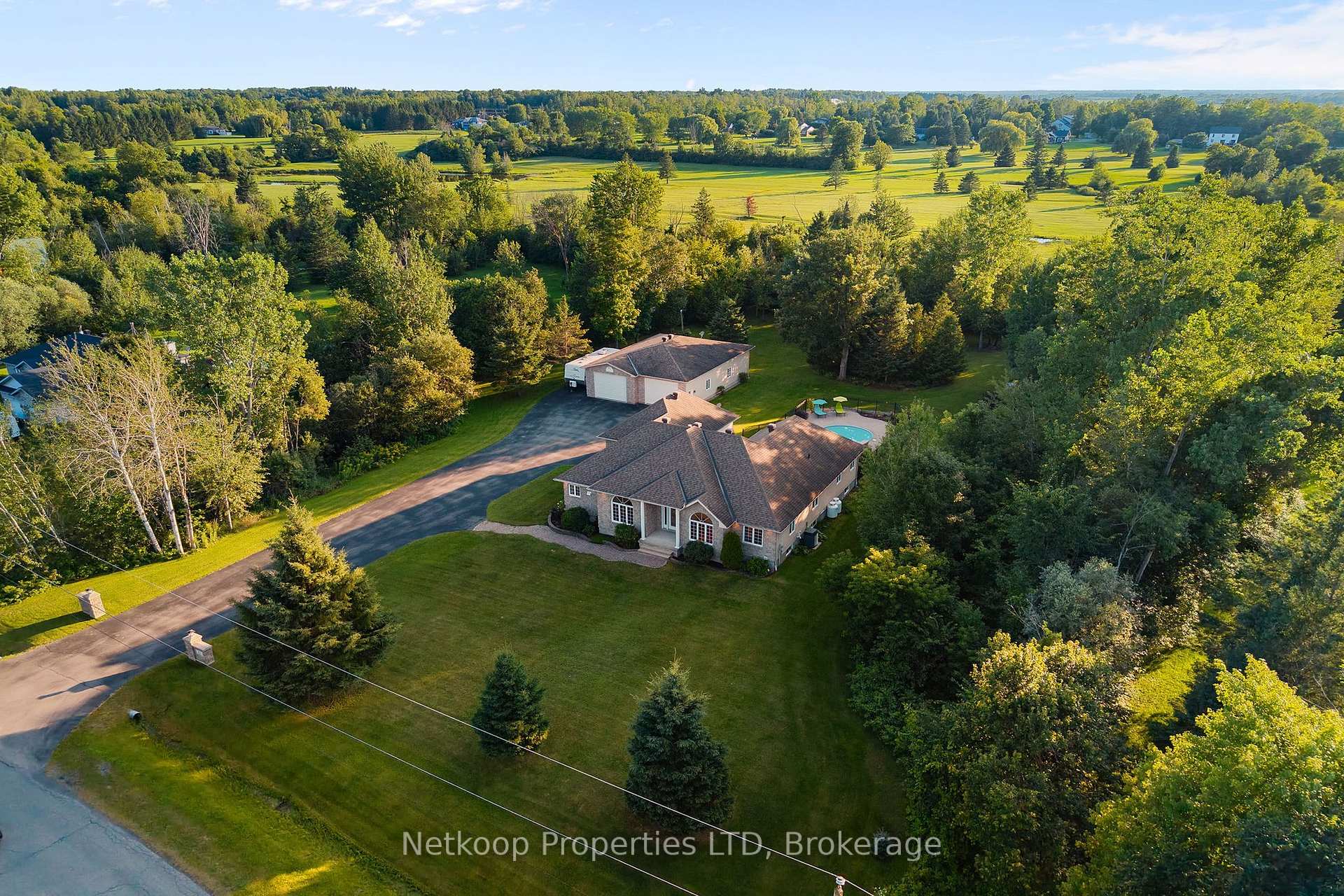 Photo 43 of 4755 Whispering Willow Drive, Ottawa, Sarsfield/Bearbrook — HOMEH