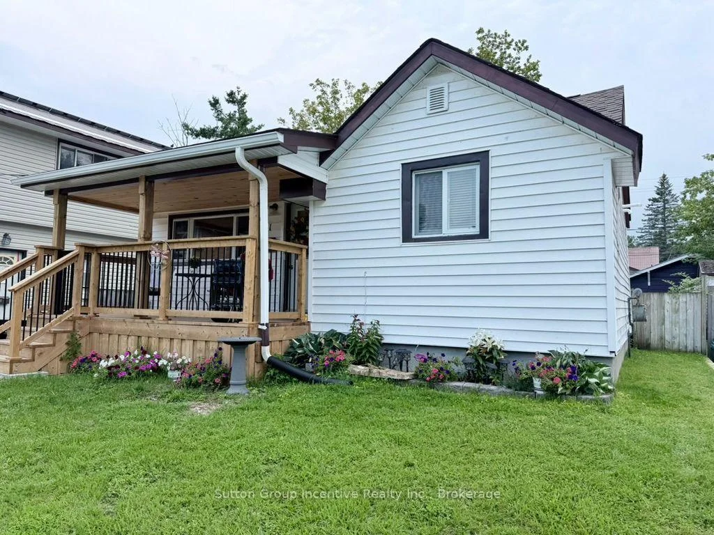 Front of 341 Saint Jean Street