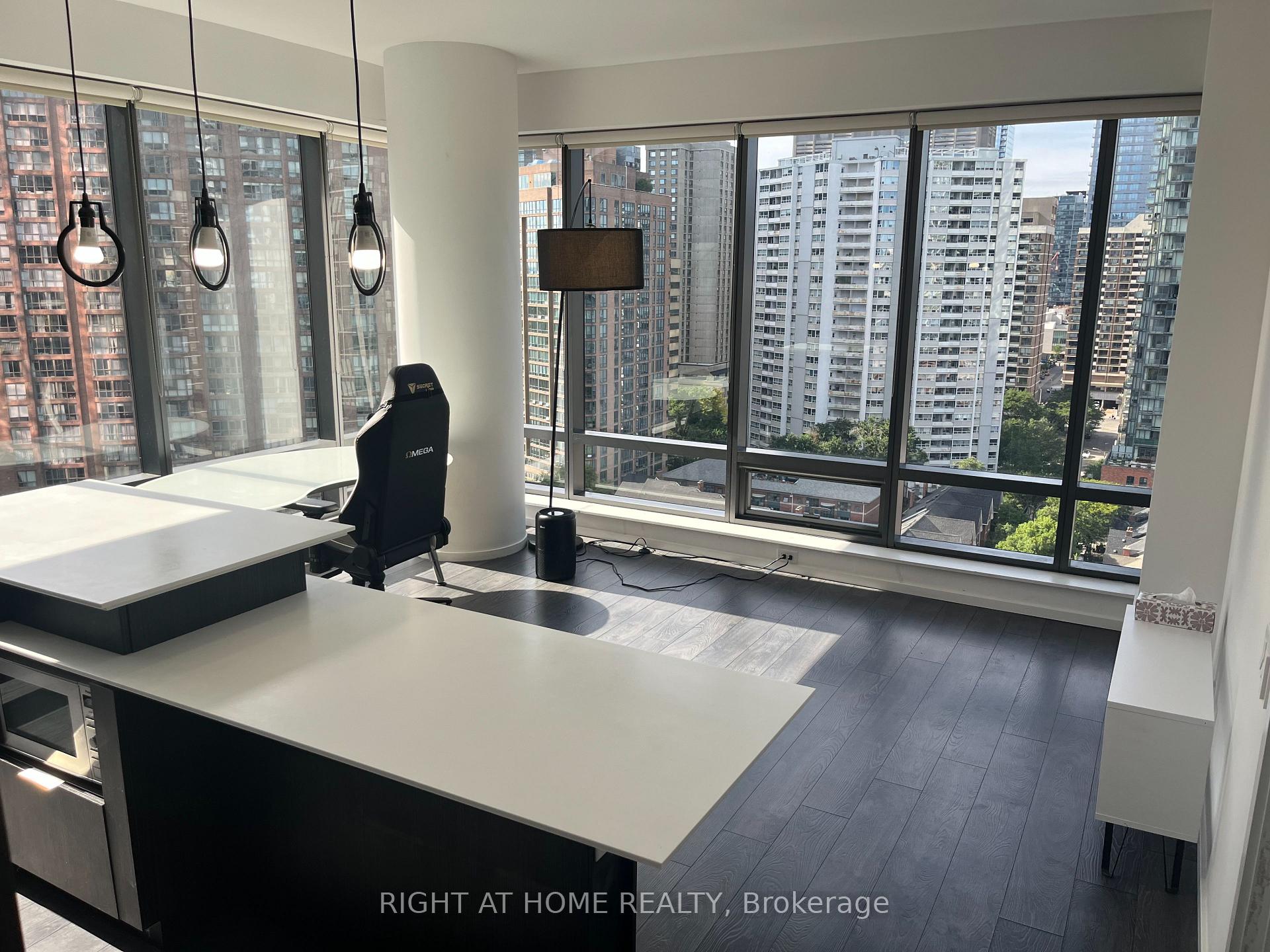 Photo 2 of Unit 1508, 5 St Joseph Street, Toronto, Bay Street Corridor — HOMEH