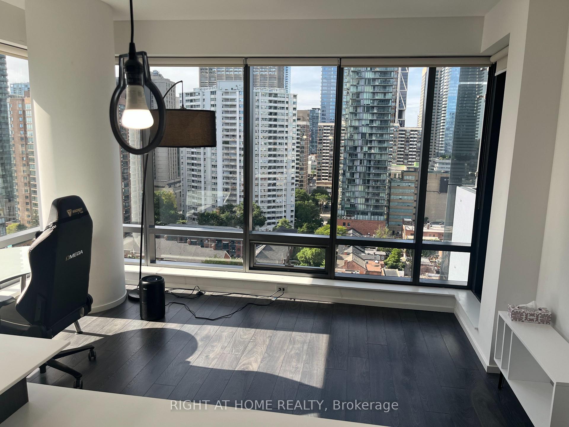 Photo 5 of Unit 1508, 5 St Joseph Street, Toronto, Bay Street Corridor — HOMEH