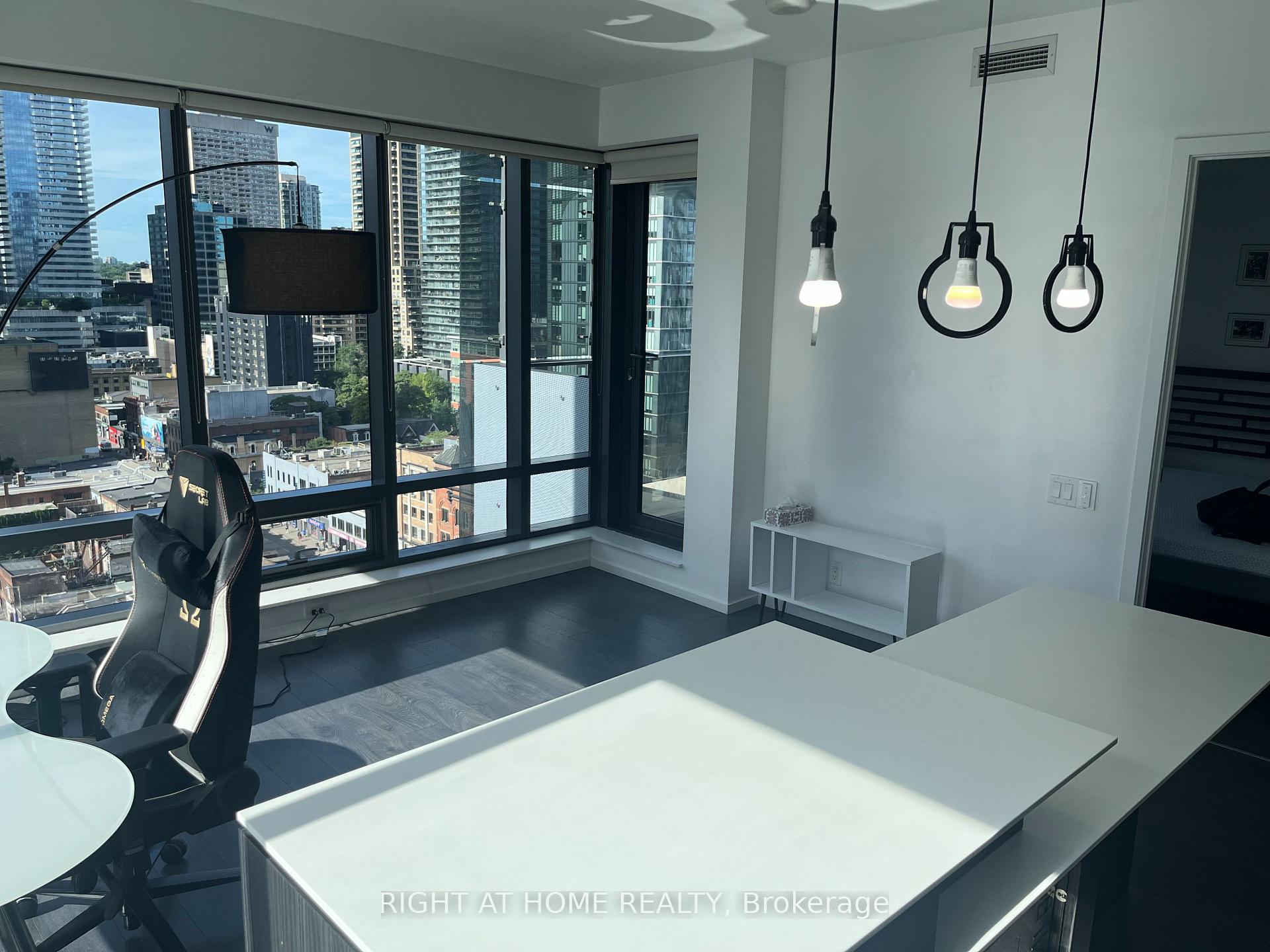 Photo 8 of Unit 1508, 5 St Joseph Street, Toronto, Bay Street Corridor — HOMEH