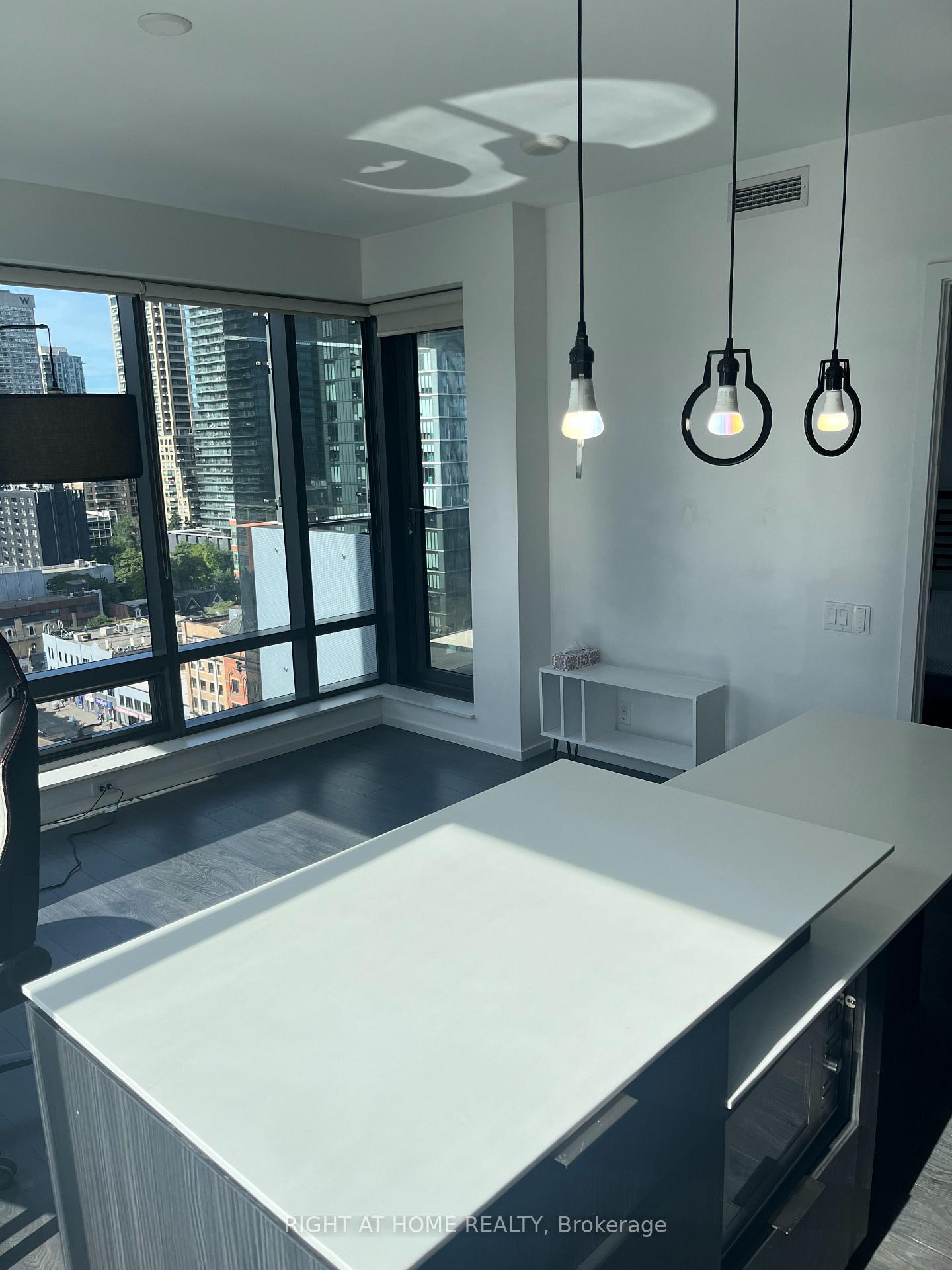Photo 10 of Unit 1508, 5 St Joseph Street, Toronto, Bay Street Corridor — HOMEH
