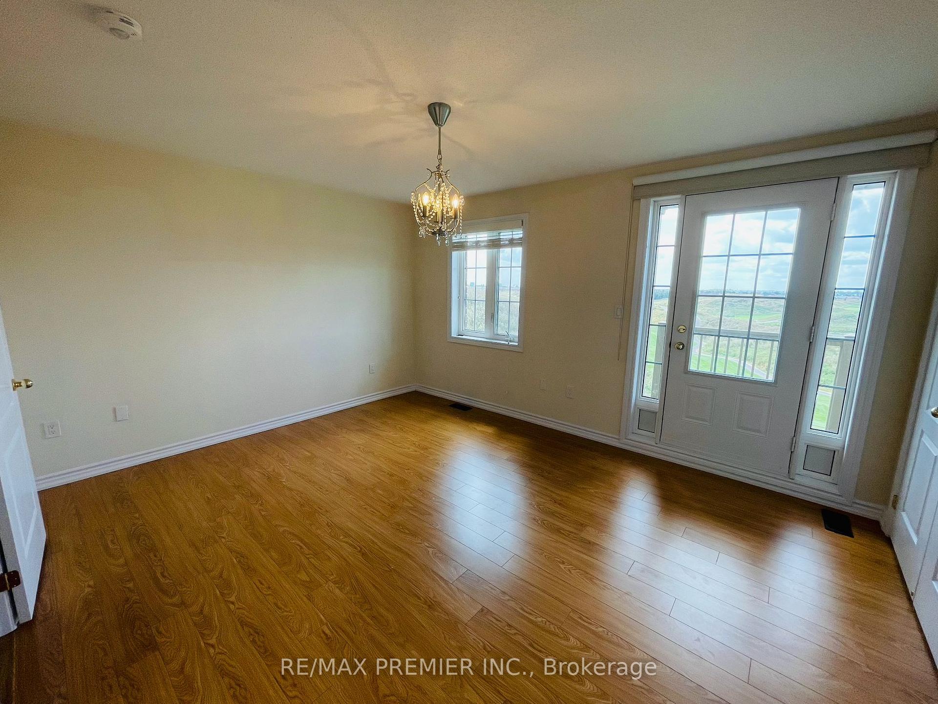 Photo 15 of 32 Shiff Crescent, Brampton, Heart Lake East — HOMEH