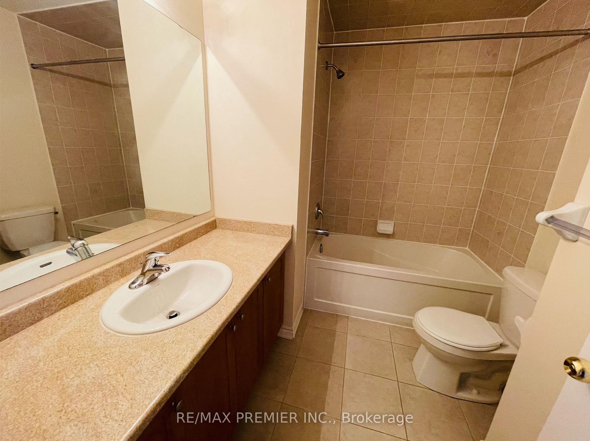 Photo 20 of 32 Shiff Crescent, Brampton, Heart Lake East — HOMEH