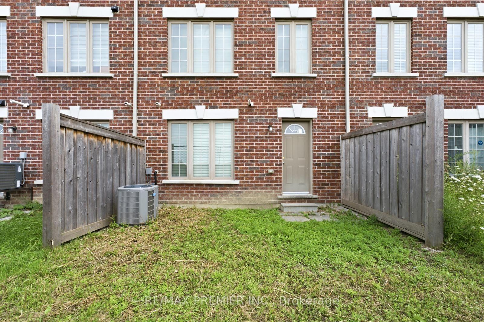 Photo 22 of 32 Shiff Crescent, Brampton, Heart Lake East — HOMEH