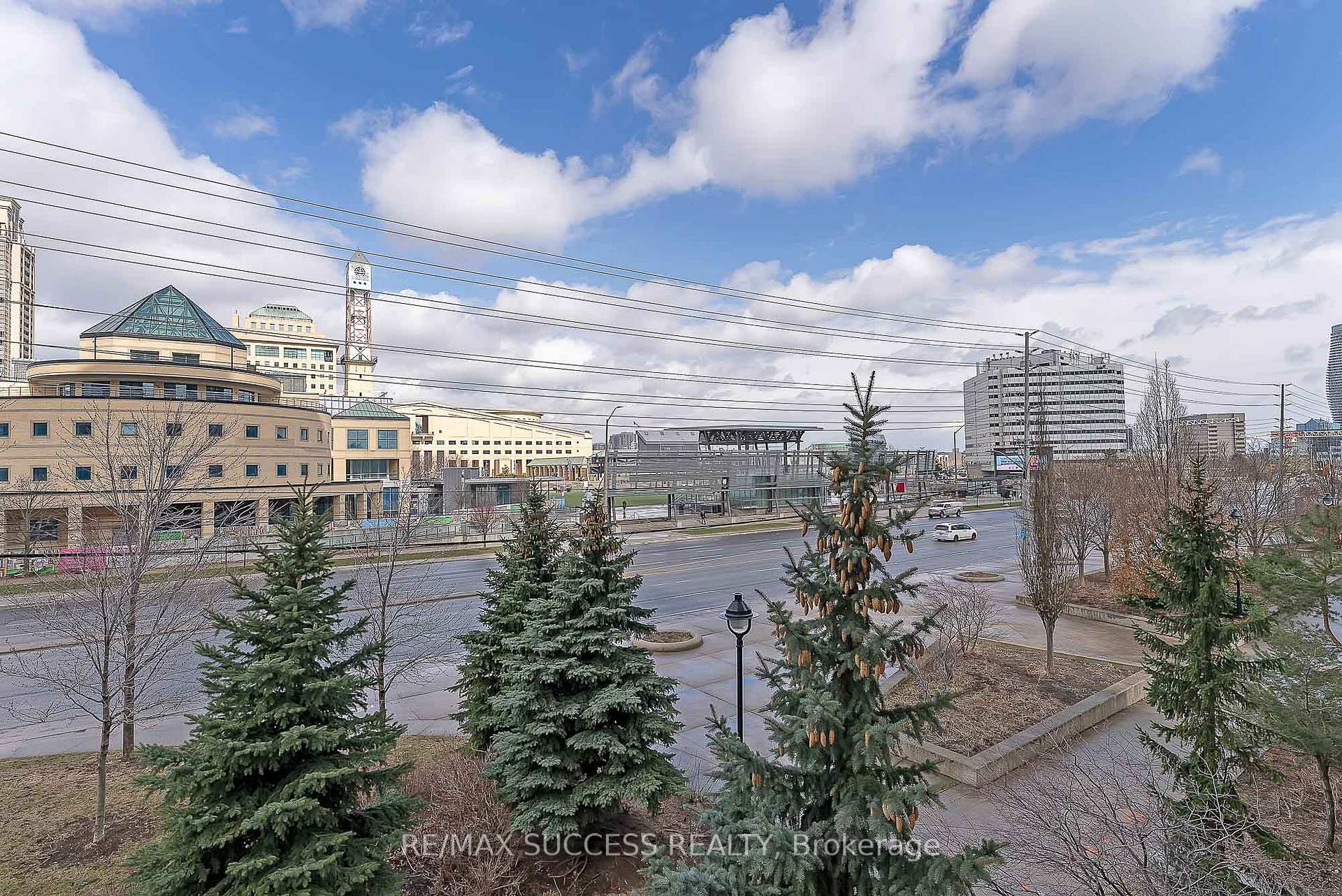 Front of Unit 203, 310 Burnhamthorpe Road W