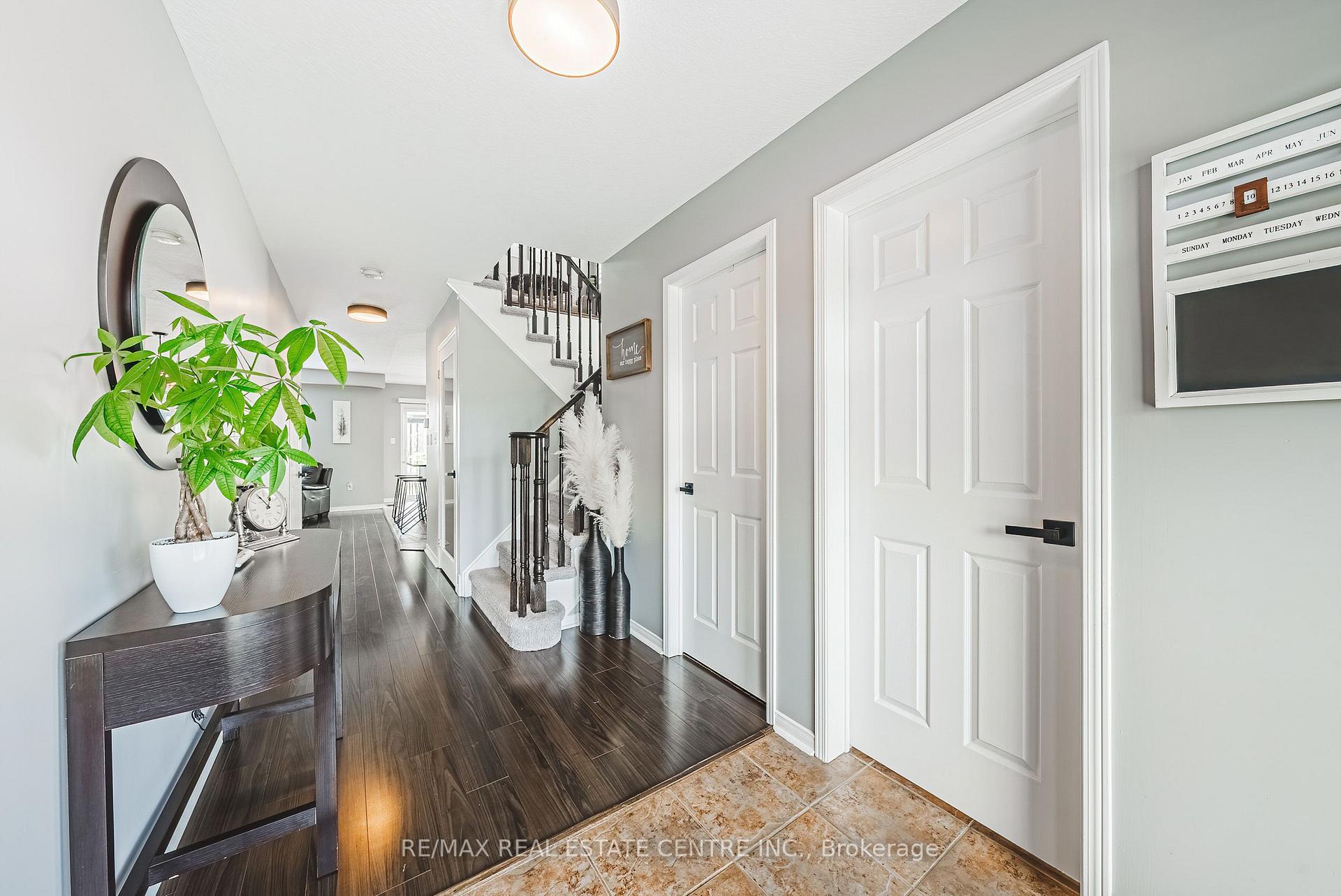 Photo 4 of 142 Bradley Avenue, Hamilton, Binbrook — HOMEH