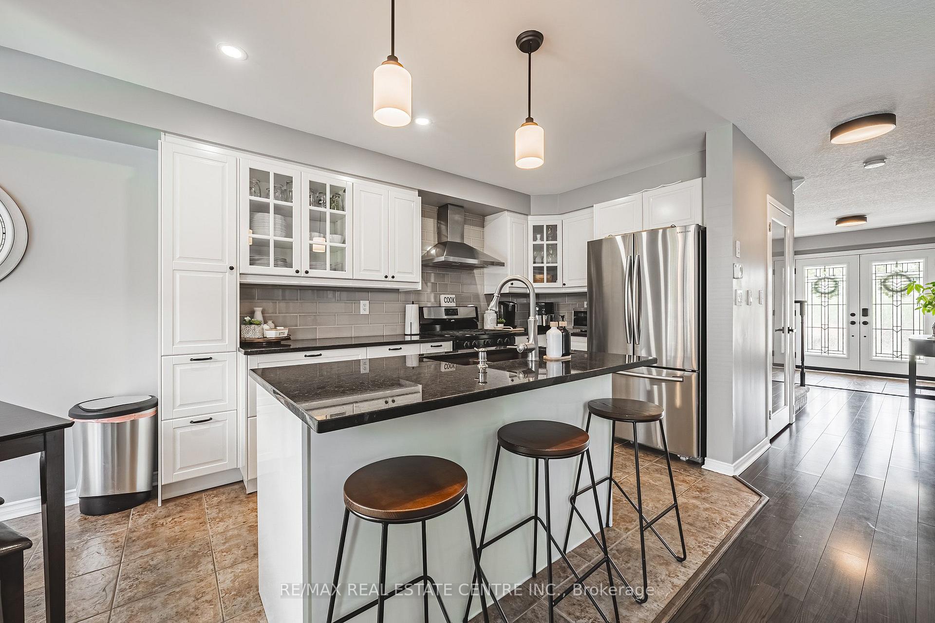 Photo 6 of 142 Bradley Avenue, Hamilton, Binbrook — HOMEH