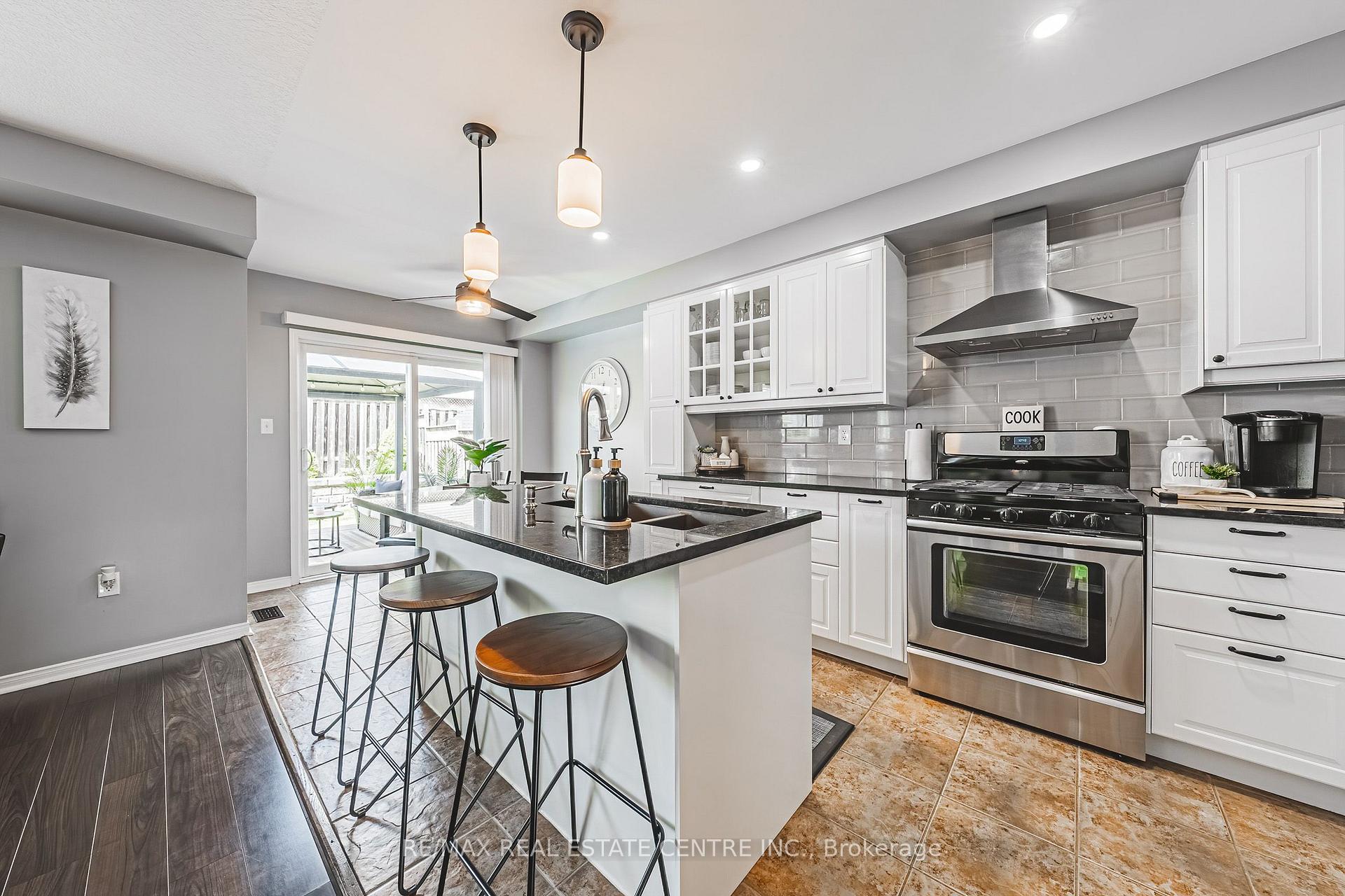 Photo 7 of 142 Bradley Avenue, Hamilton, Binbrook — HOMEH