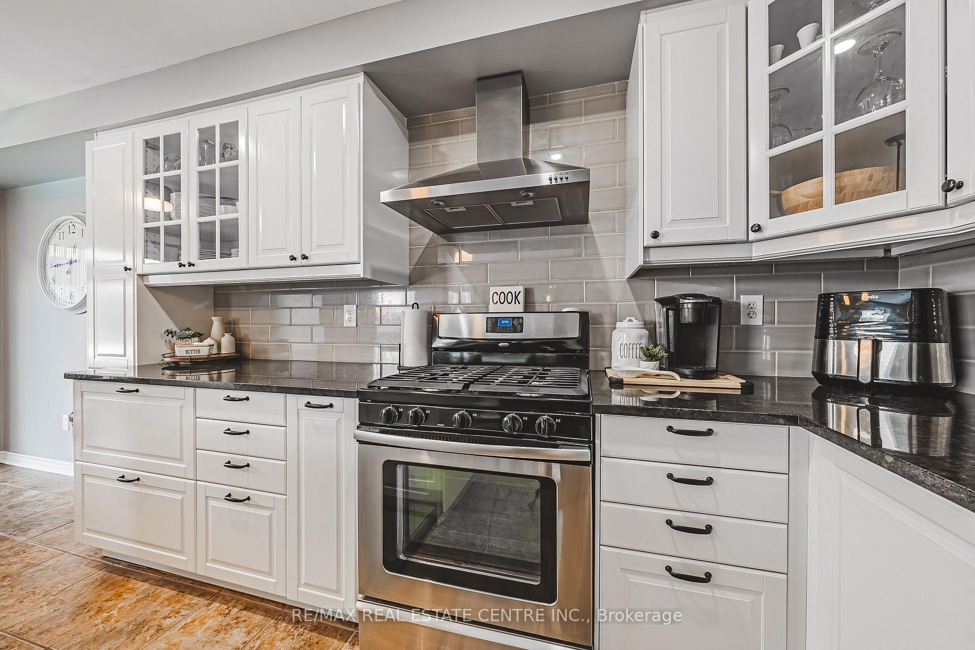 Photo 8 of 142 Bradley Avenue, Hamilton, Binbrook — HOMEH