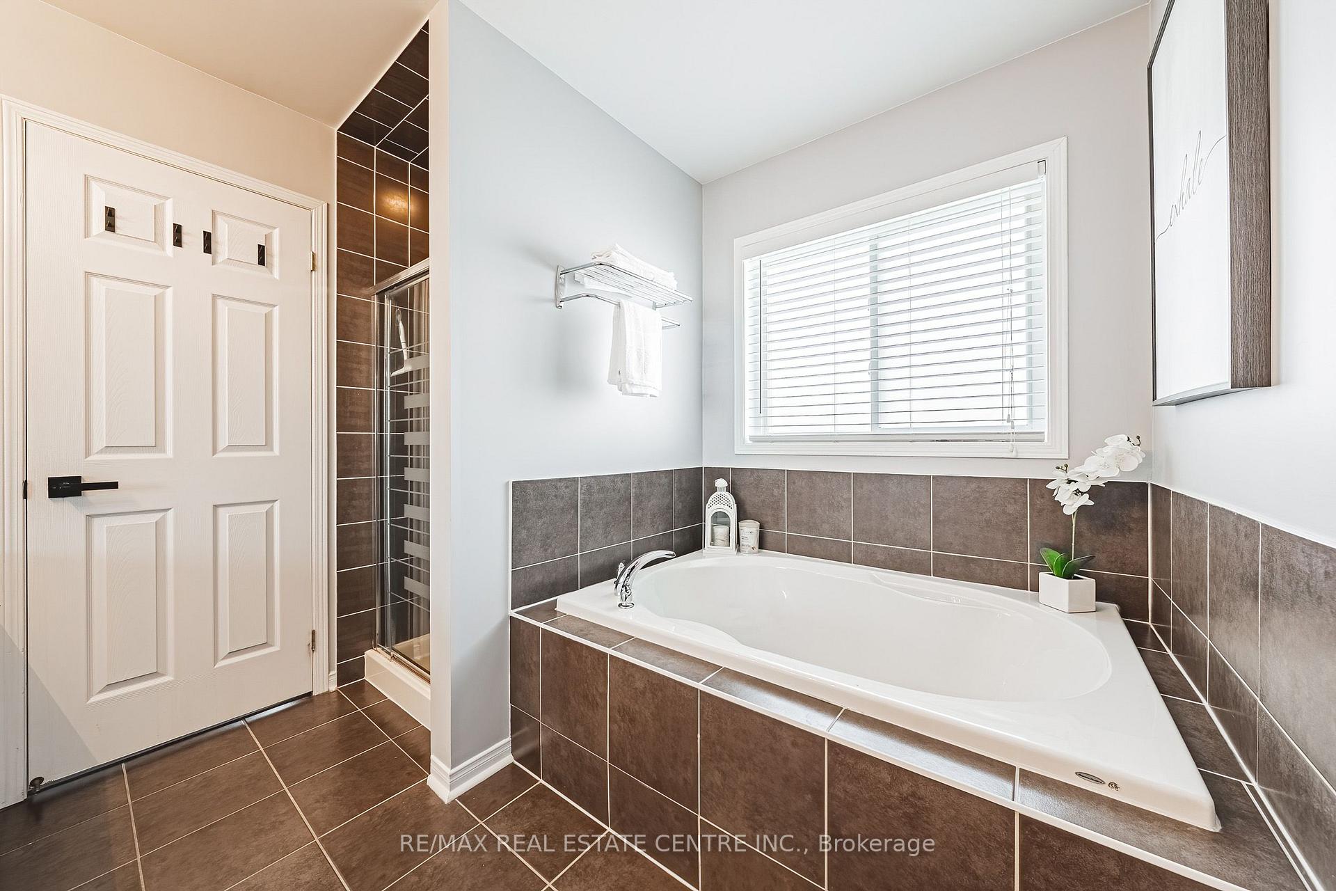 Photo 24 of 142 Bradley Avenue, Hamilton, Binbrook — HOMEH