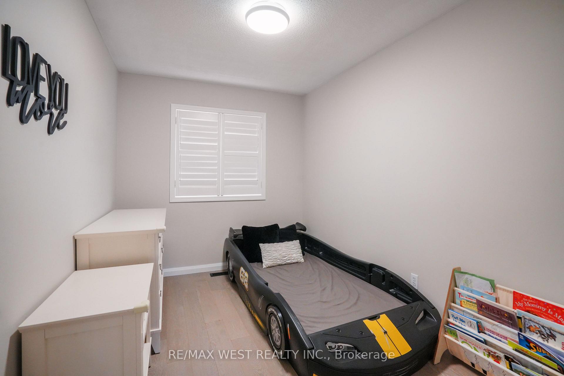 Photo 24 of 8 Jensen Court, Vaughan, Maple — HOMEH