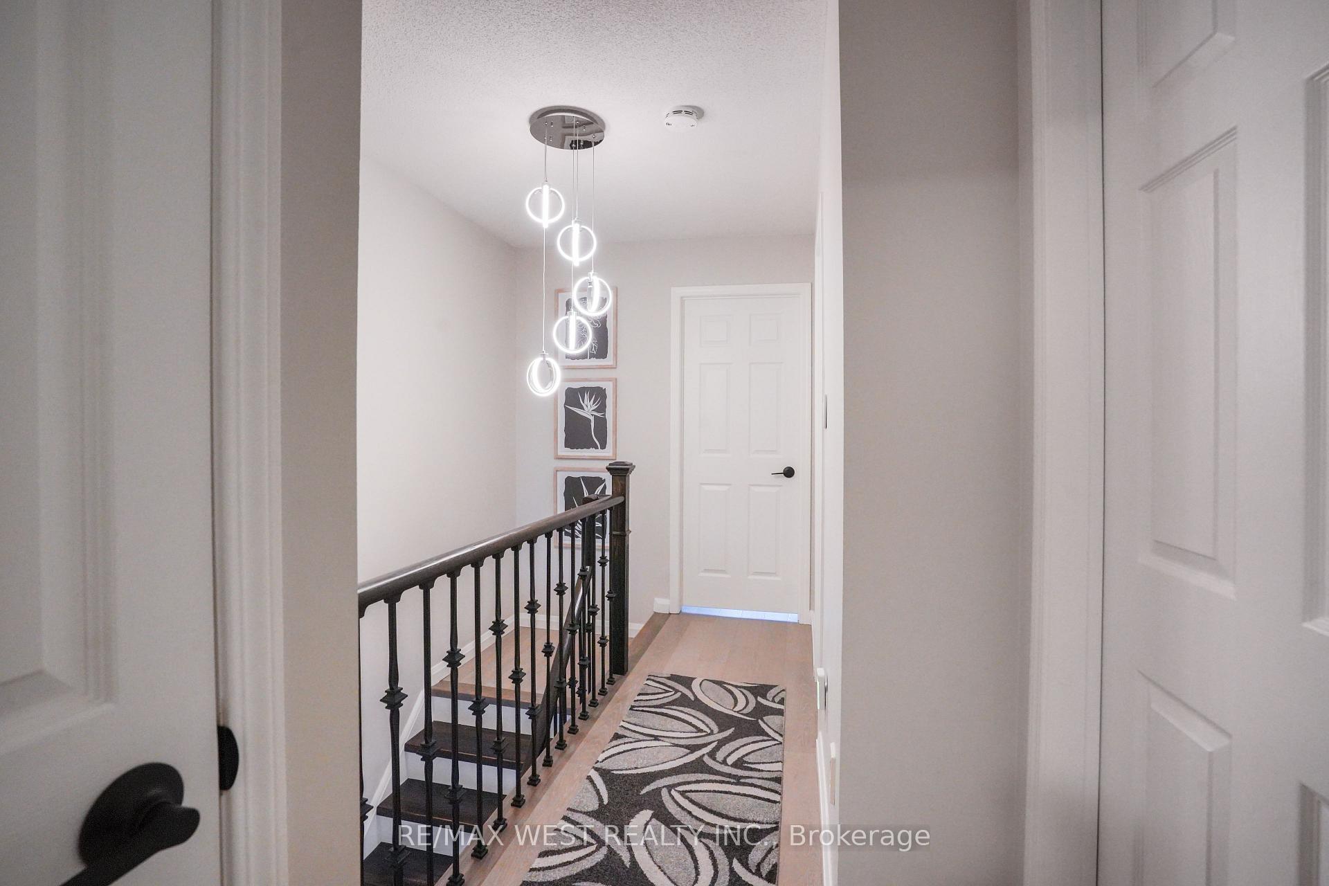 Photo 22 of 8 Jensen Court, Vaughan, Maple — HOMEH
