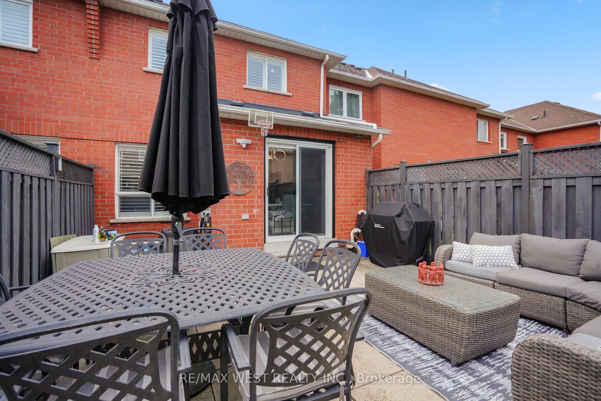 Photo 33 of 8 Jensen Court, Vaughan, Maple — HOMEH