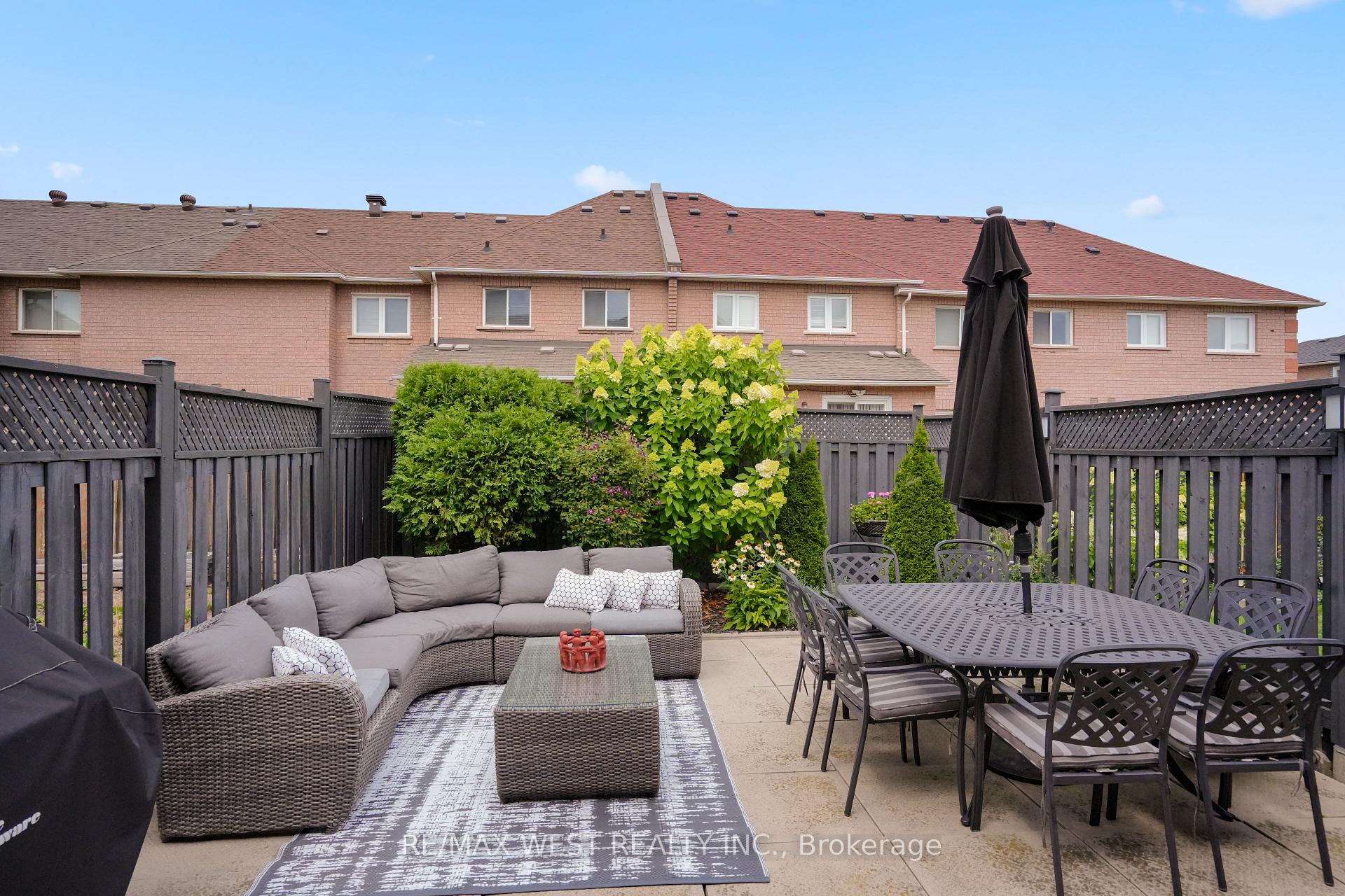 Photo 35 of 8 Jensen Court, Vaughan, Maple — HOMEH