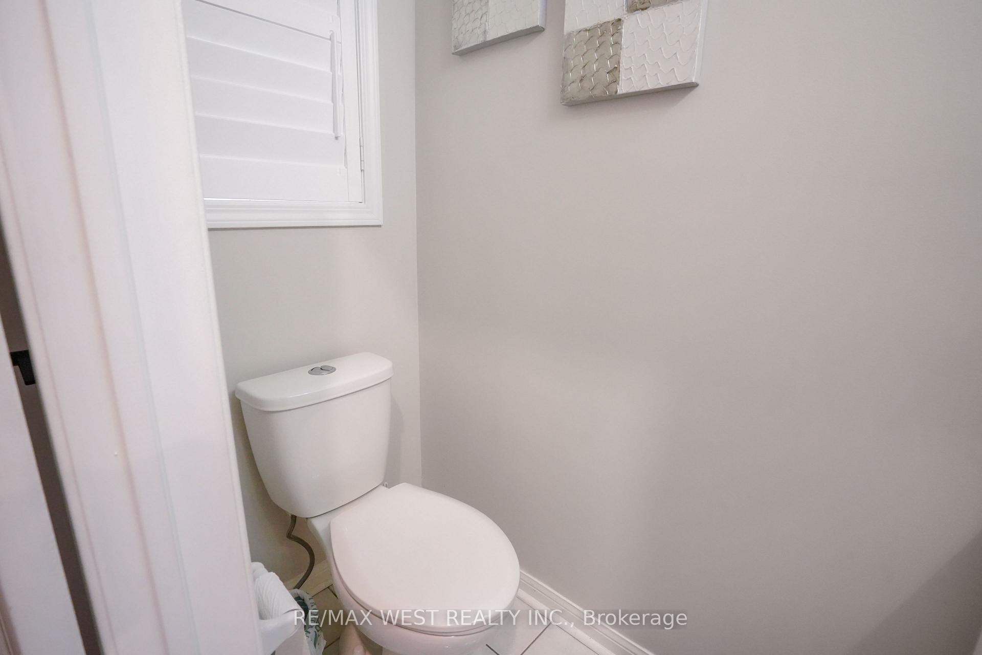Photo 20 of 8 Jensen Court, Vaughan, Maple — HOMEH