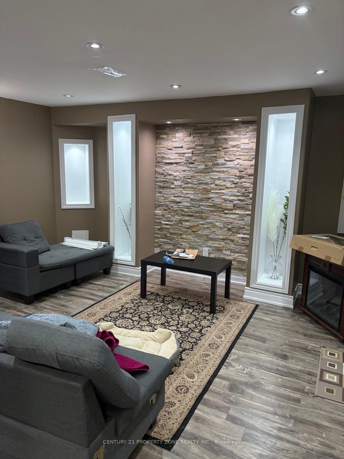 Photo 2 of 1 Deancrest Crescent, Brampton, Northwest Brampton — HOMEH