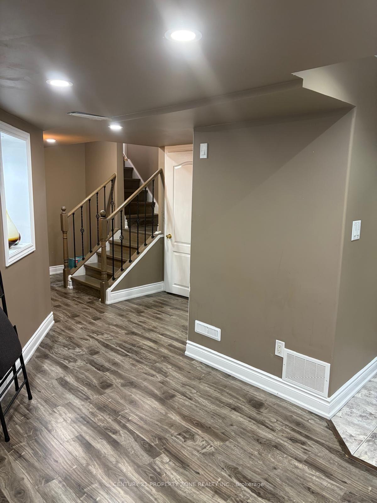 Photo 7 of 1 Deancrest Crescent, Brampton, Northwest Brampton — HOMEH