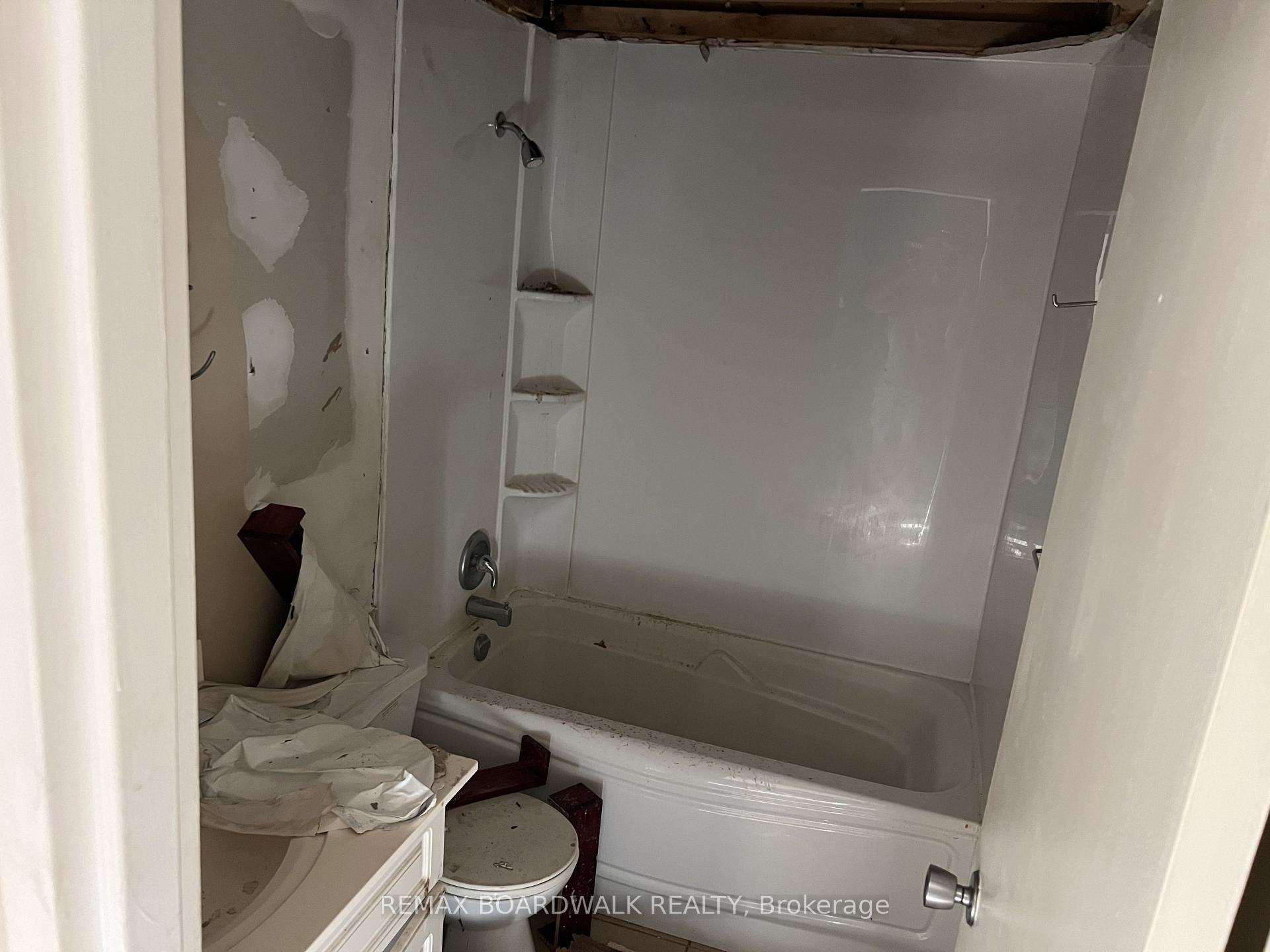 Photo 4 of Unit 101B, 2041 Arrowsmith Drive, Ottawa, Beacon Hill South — HOMEH