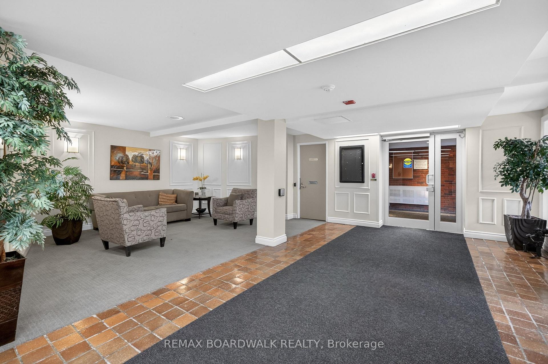 Photo 2 of Unit 407, 1356 Meadowlands Drive E, Ottawa, Borden Farm/Stewart Farm/Carleton Heights/Parkwood Hills — HOMEH